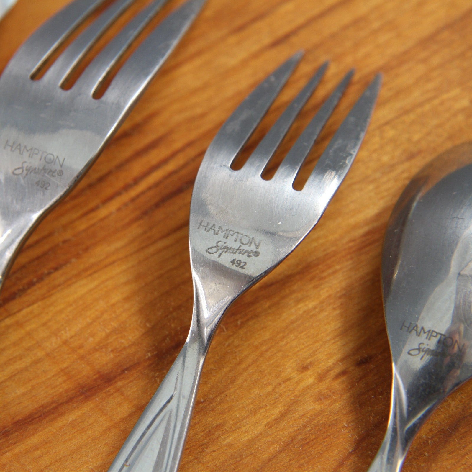 Hampton Signature SS Flatware Pattern 492 Four Place Frosted Handle