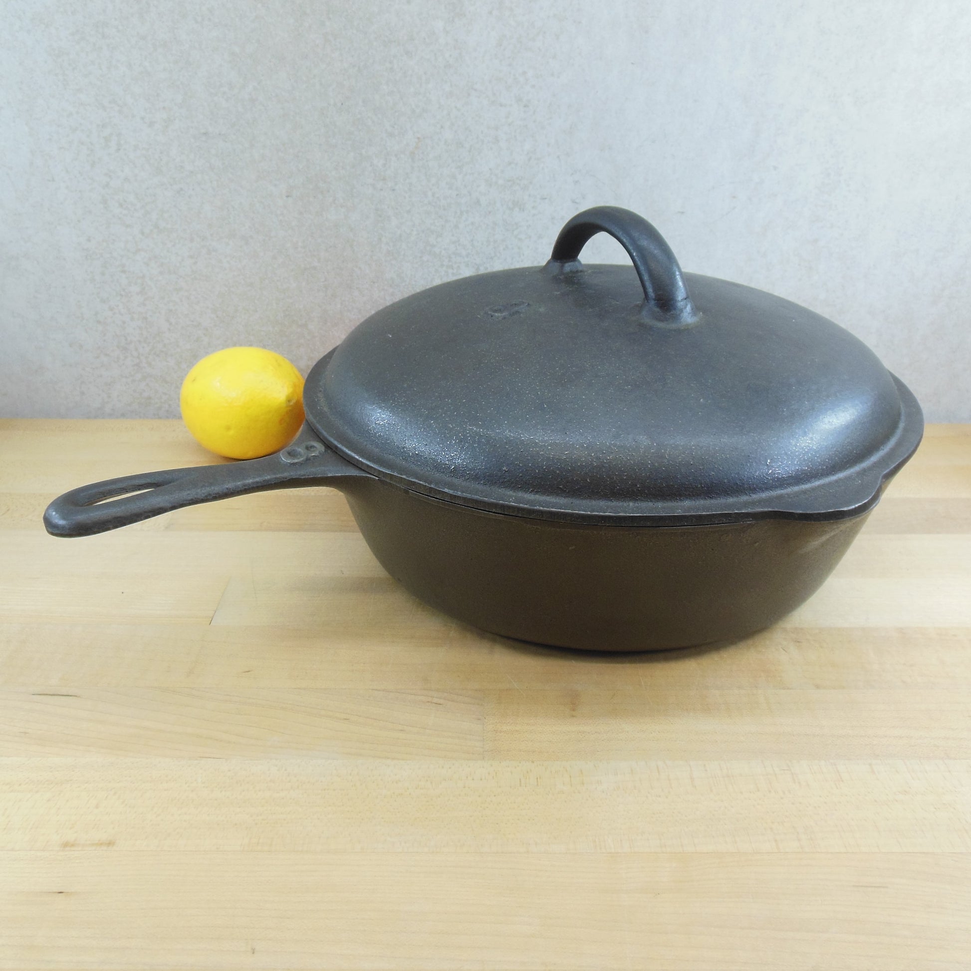 Unmarked Maker Cast Iron Deep Skillet & Lid Raised 8