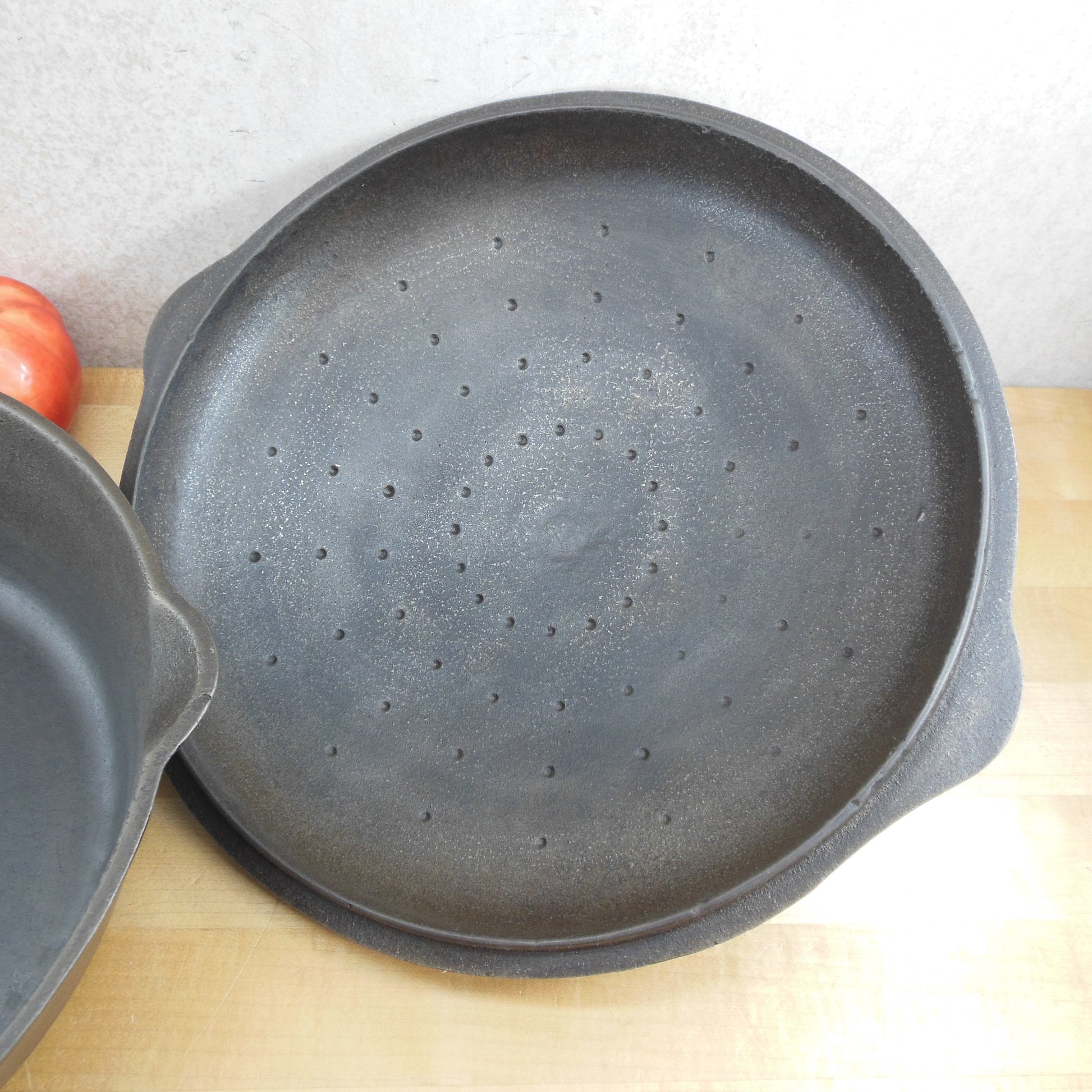 Unmarked Maker Cast Iron Deep Skillet & Lid Raised 8 Dimpled Cover