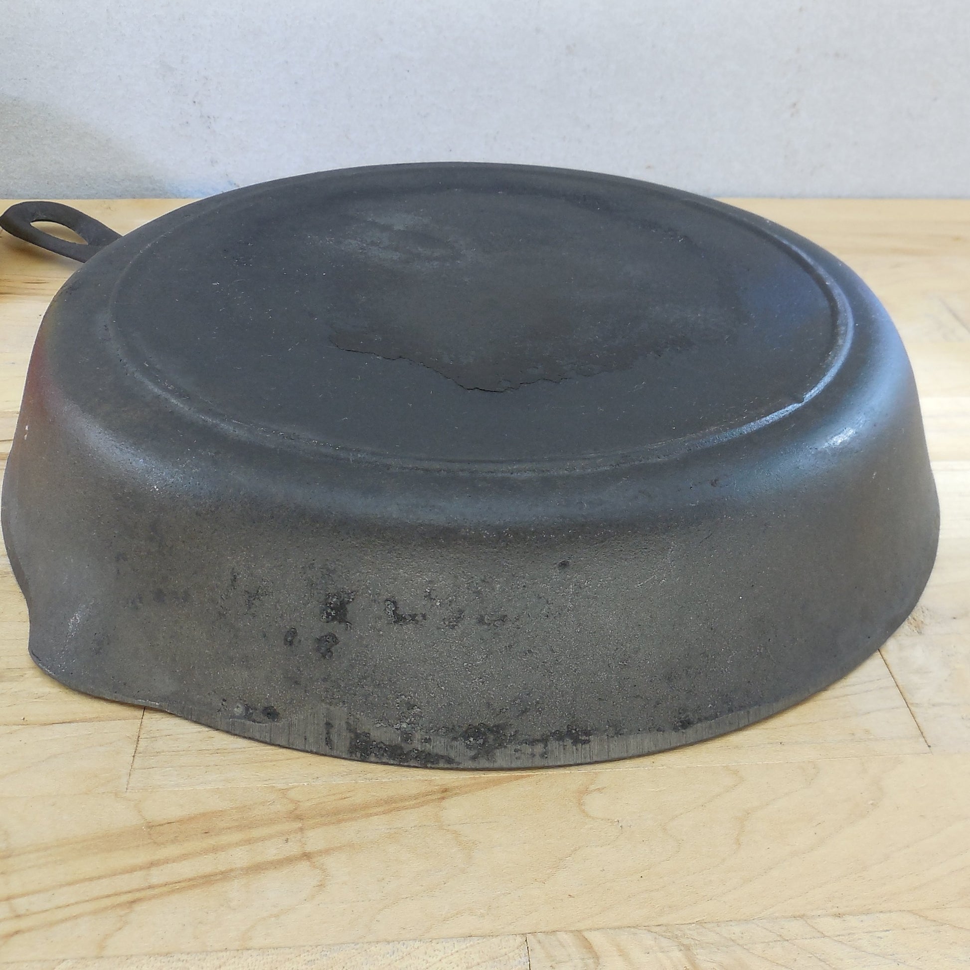 Lodge USA #8 Cast Iron Skillet 3 Notch Heat Ring Not Restored Spouts