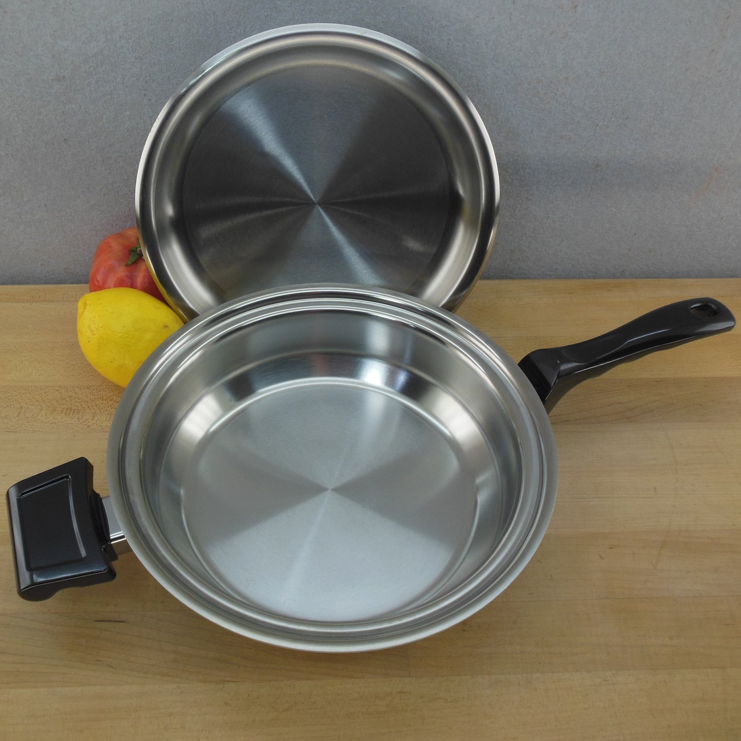 Kitchen Craft Americraft 10" Stainless Gourmet Skillet & Lid Used