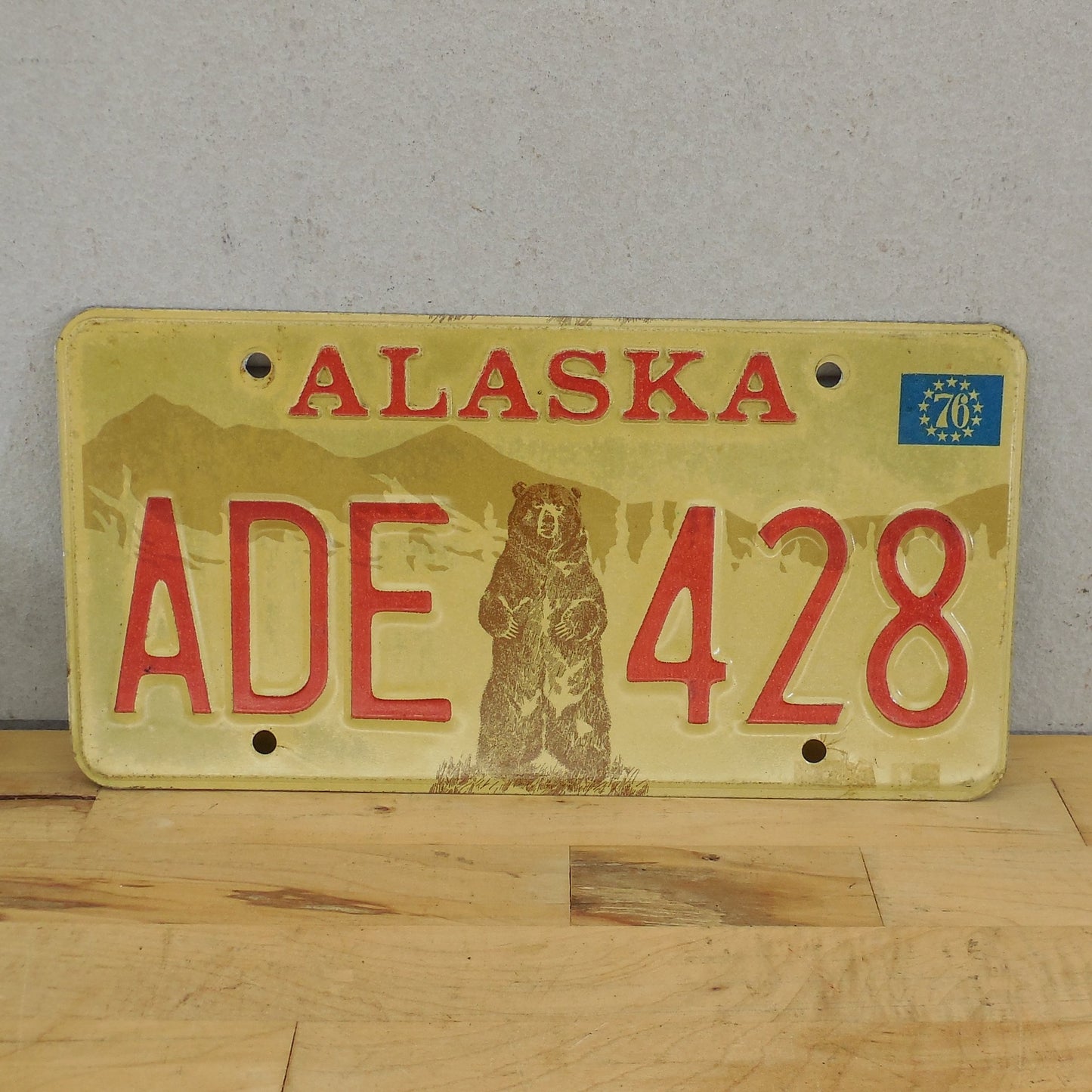 Alaska 1976 License Plate Tag - Bear Bicentennial ADE-428