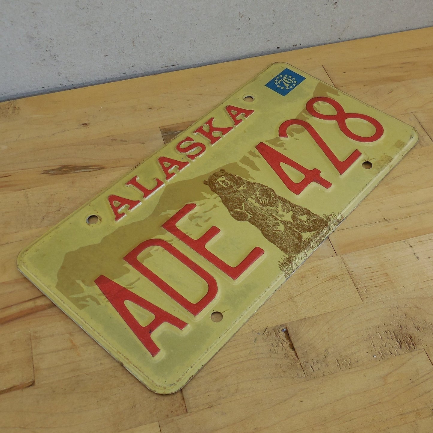 Alaska 1976 License Plate Tag - Bear Bicentennial ADE-428