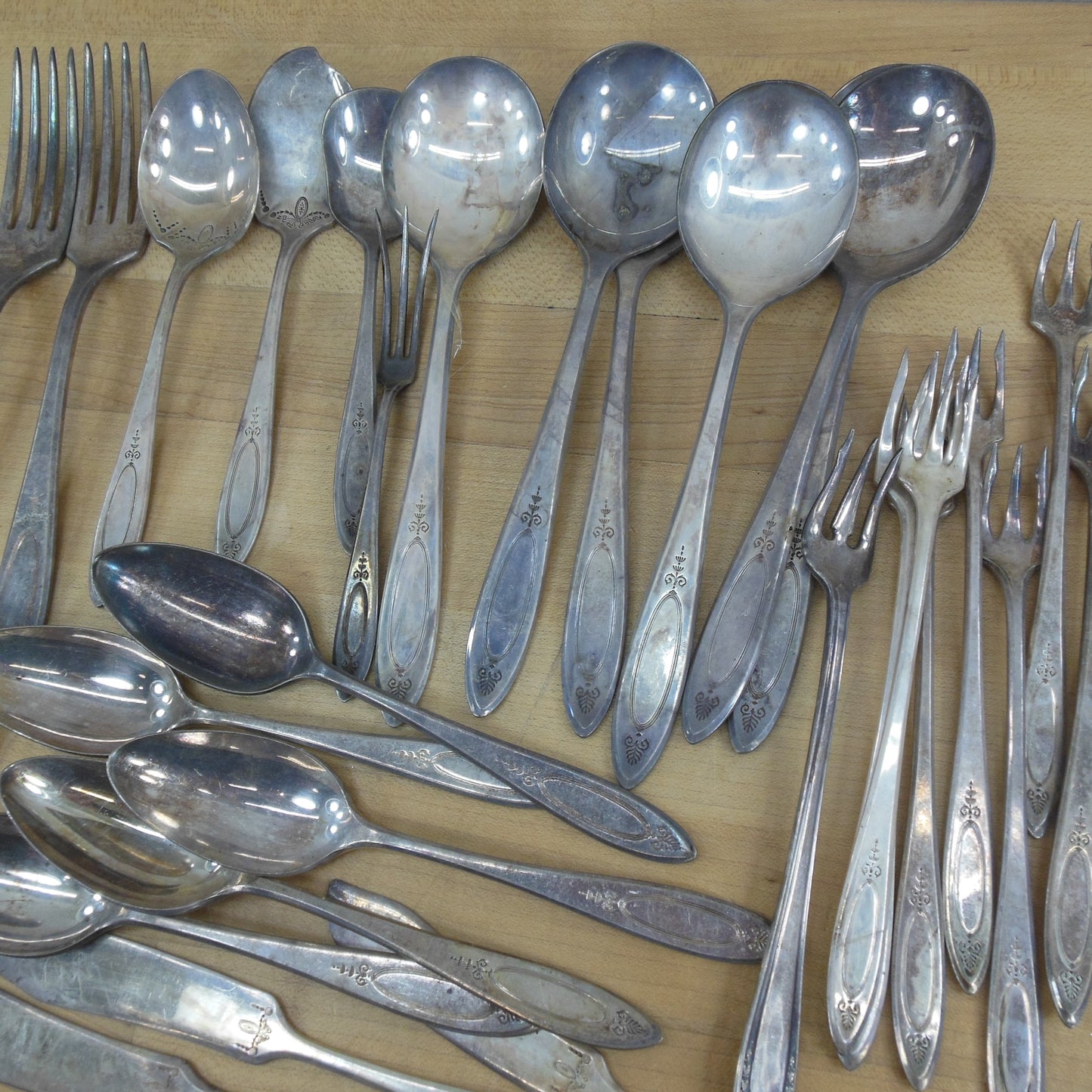 Oneida Community Adam Silverplate Silverware Lot - 34 Pieces Gumbo Spoons Teaspoons Forks