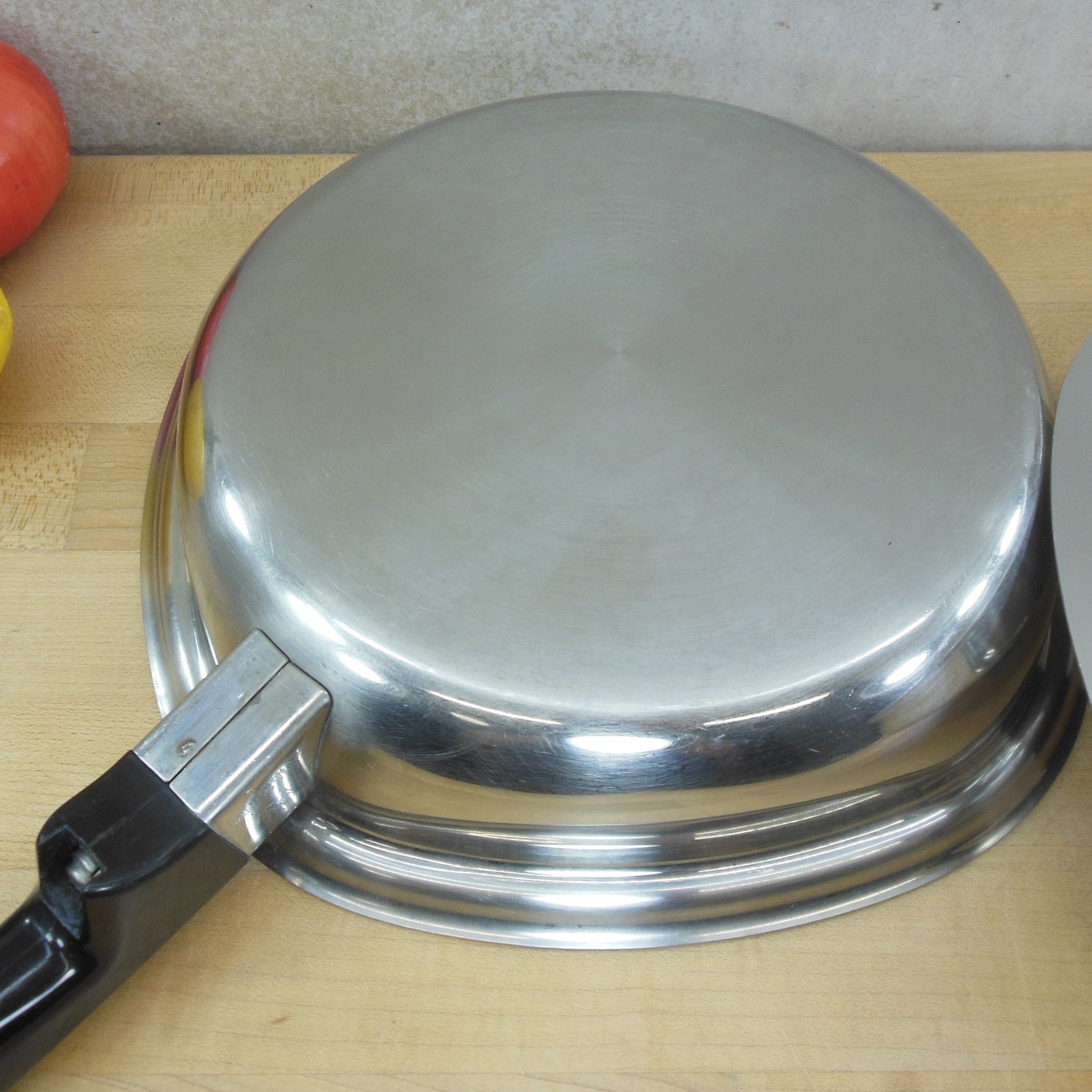 Aristo-Craft West Bend 9.75" Stainless Fry Pan Skillet & Lid square