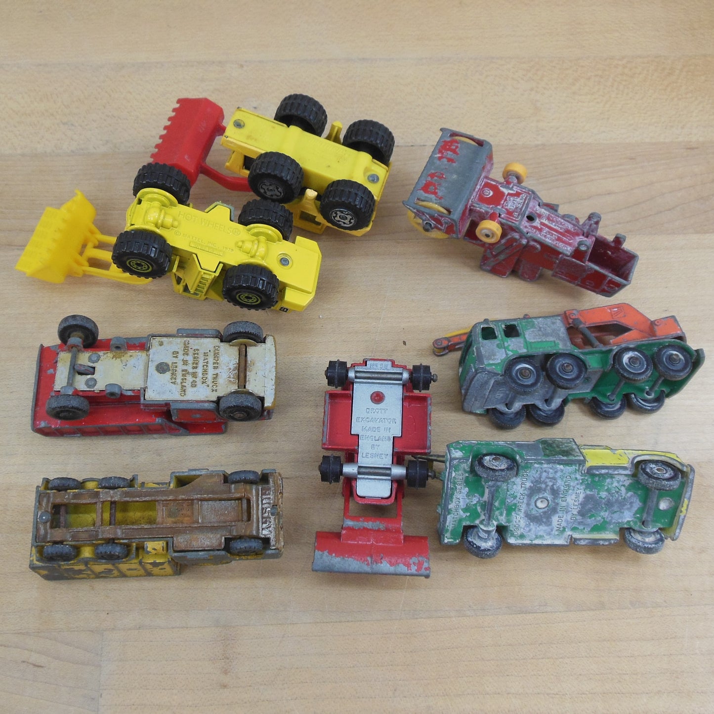 Diecast Toy 8 Lot Construction Vehicles - Matchbox Lesley Hot Wheels used trucks