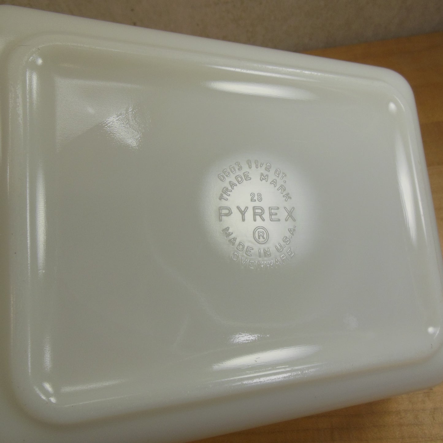 Pyrex Glass USA Amish Butterprint 503 Large Refrigerator Dish - No Lid logo