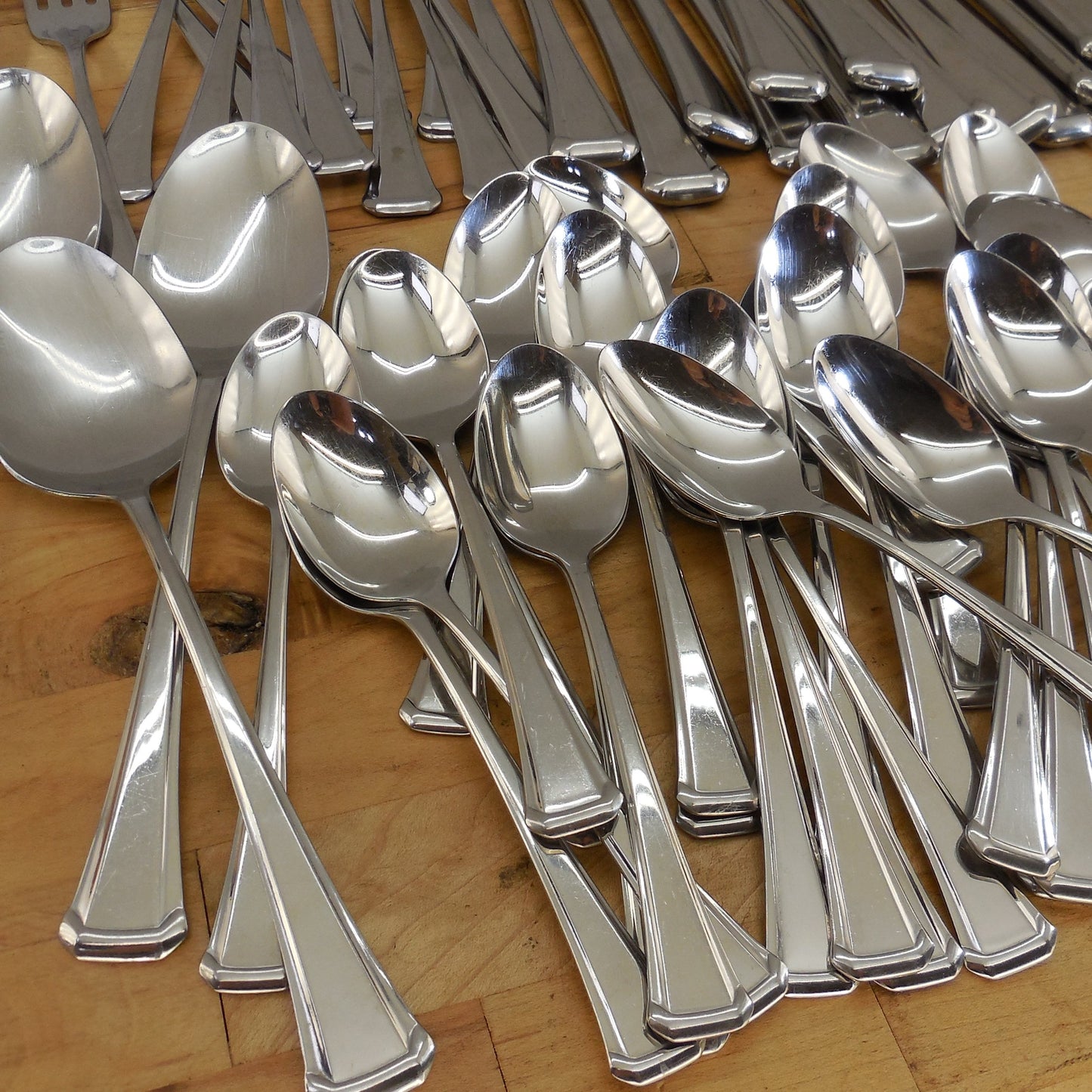 Oneida SSS Stainless Flatware Set 94 Pieces Aberdeen Maestro Etc. teaspoon