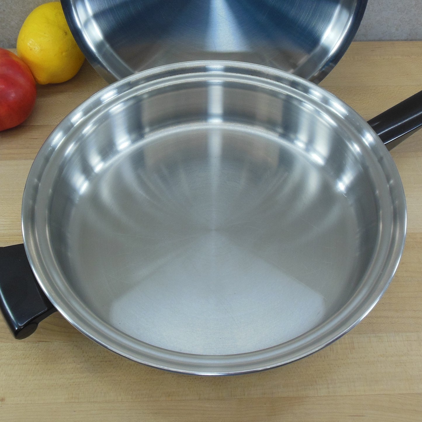 Amway Queen Multi-Ply 18/8 Stainless 10" Skillet & Lid vintage