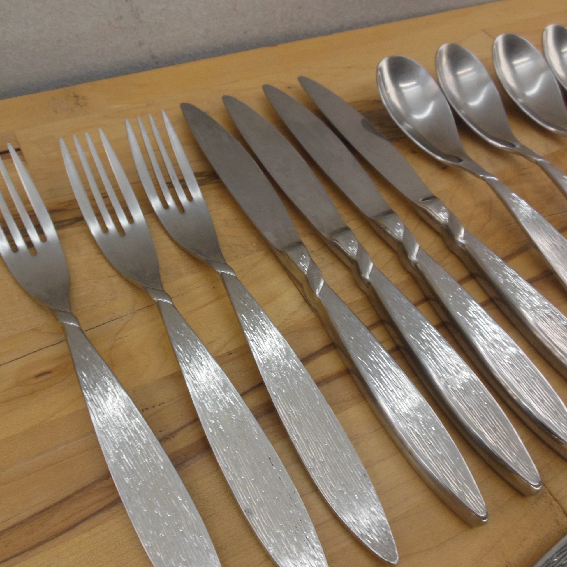 L'Argent Orfevres Wavendon Stainless Flatware Lot 16 Pieces Fork Knife