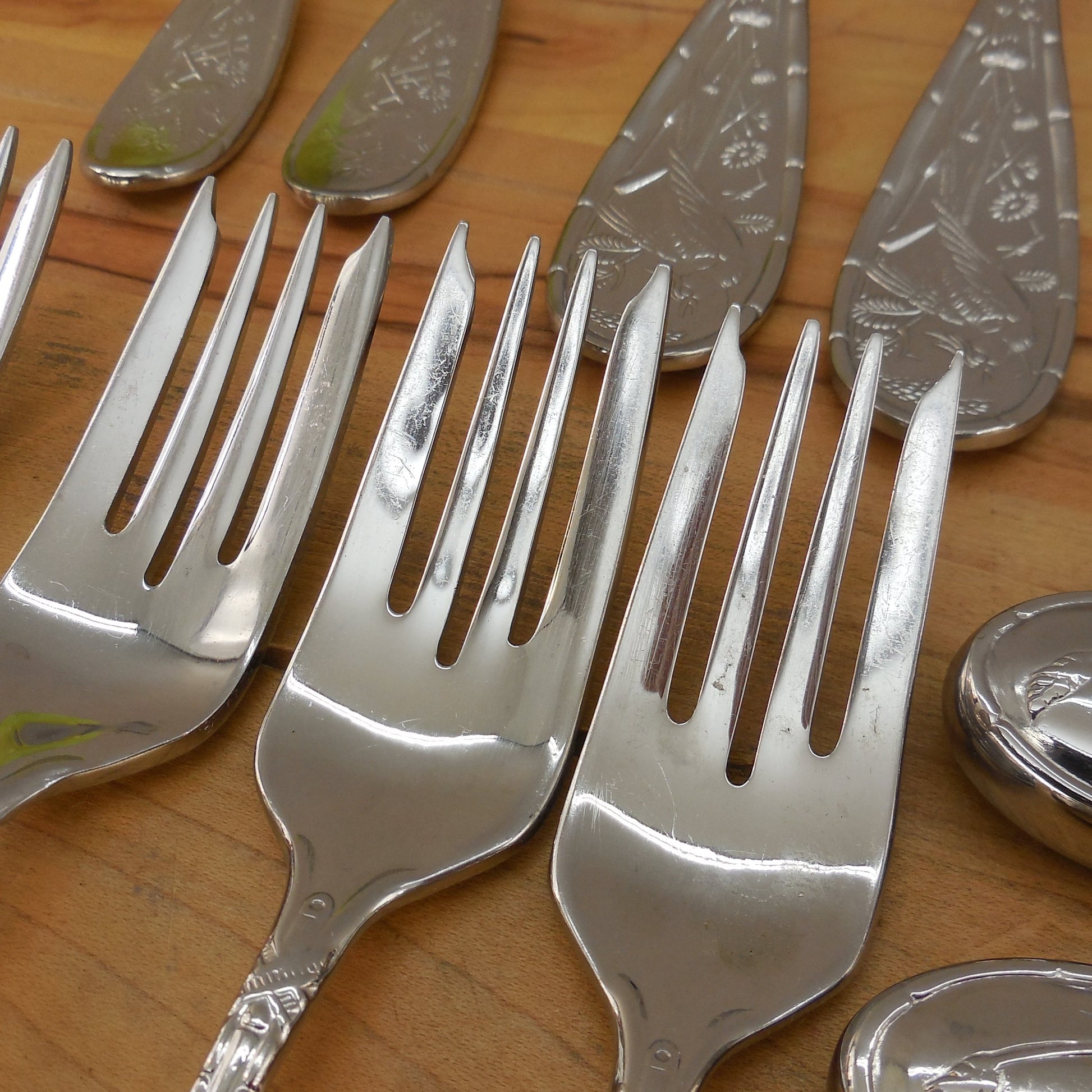 Ricci Argentieri Japanese Bird Stainless Flatware 17 Lot Spoon Fork Knife Tines