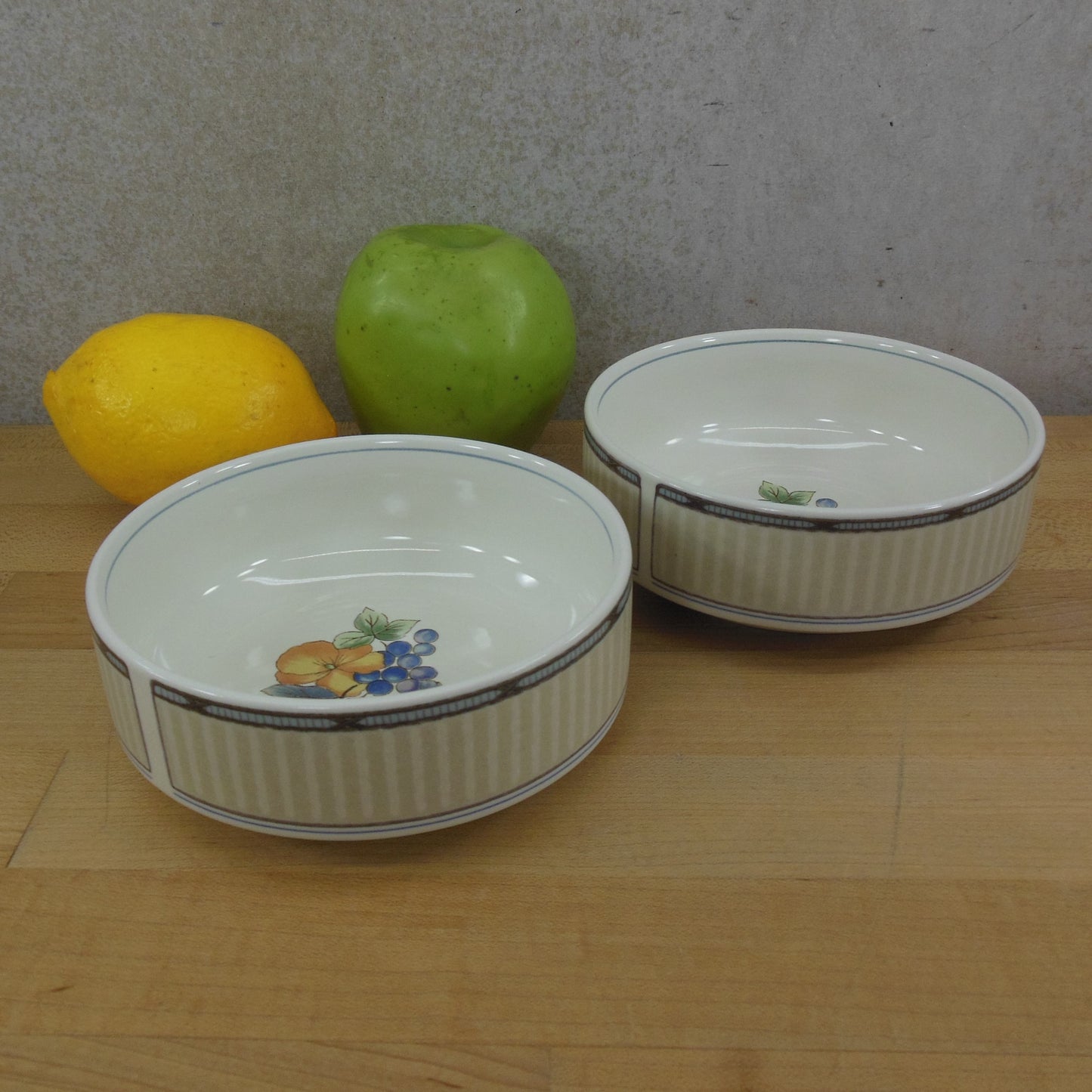 Mikasa Intaglio Garden Blossom - 2 Berry Fruit Dessert Bowls 5"