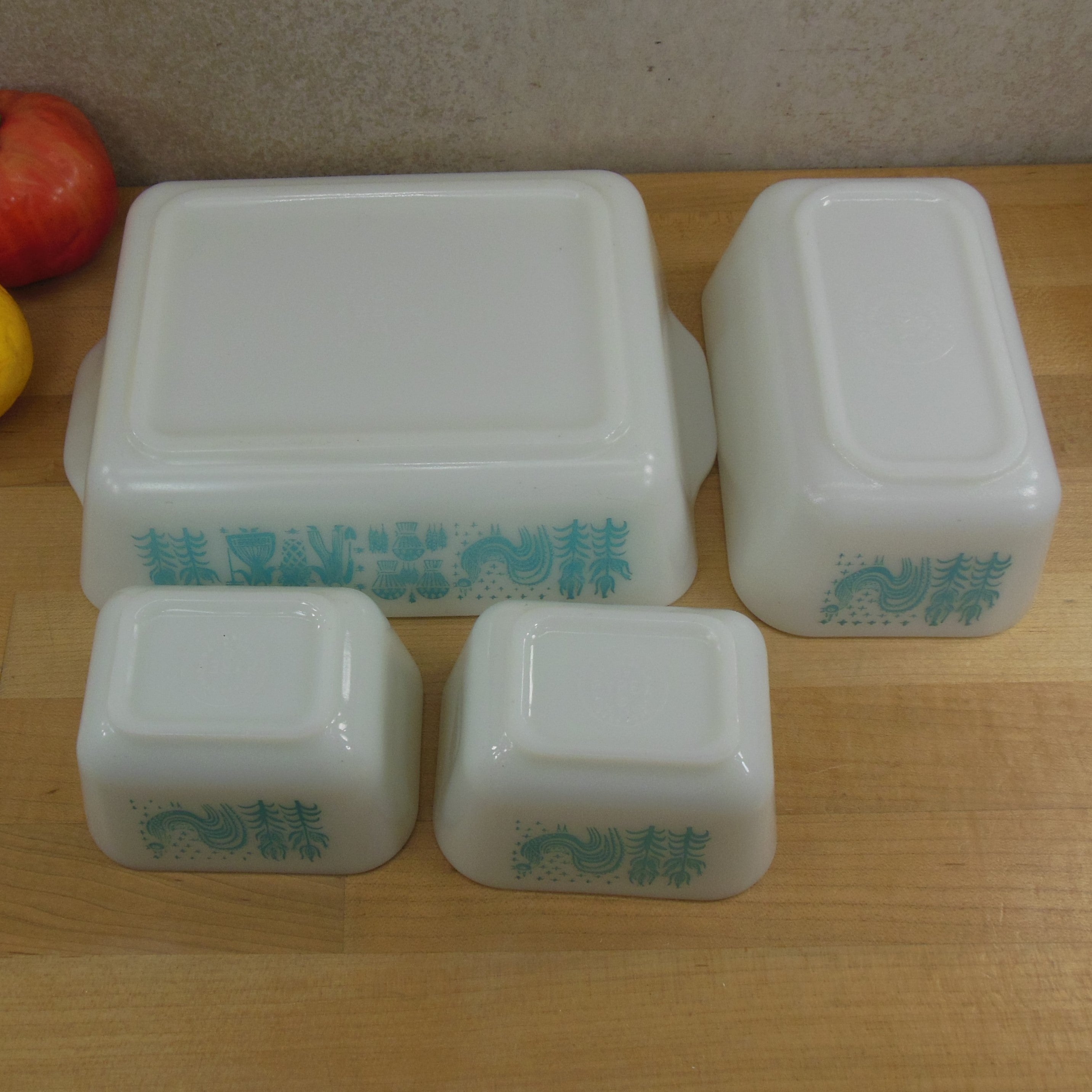 Pyrex Butterprint Fridge Set sale of 4 with lids