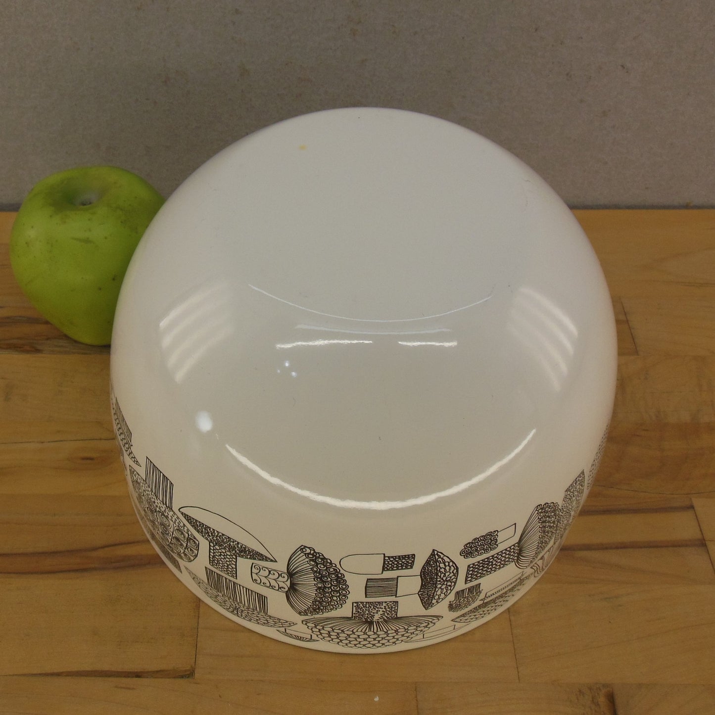Arabia Finel Finland Enamelware Bowl White Black Mushrooms