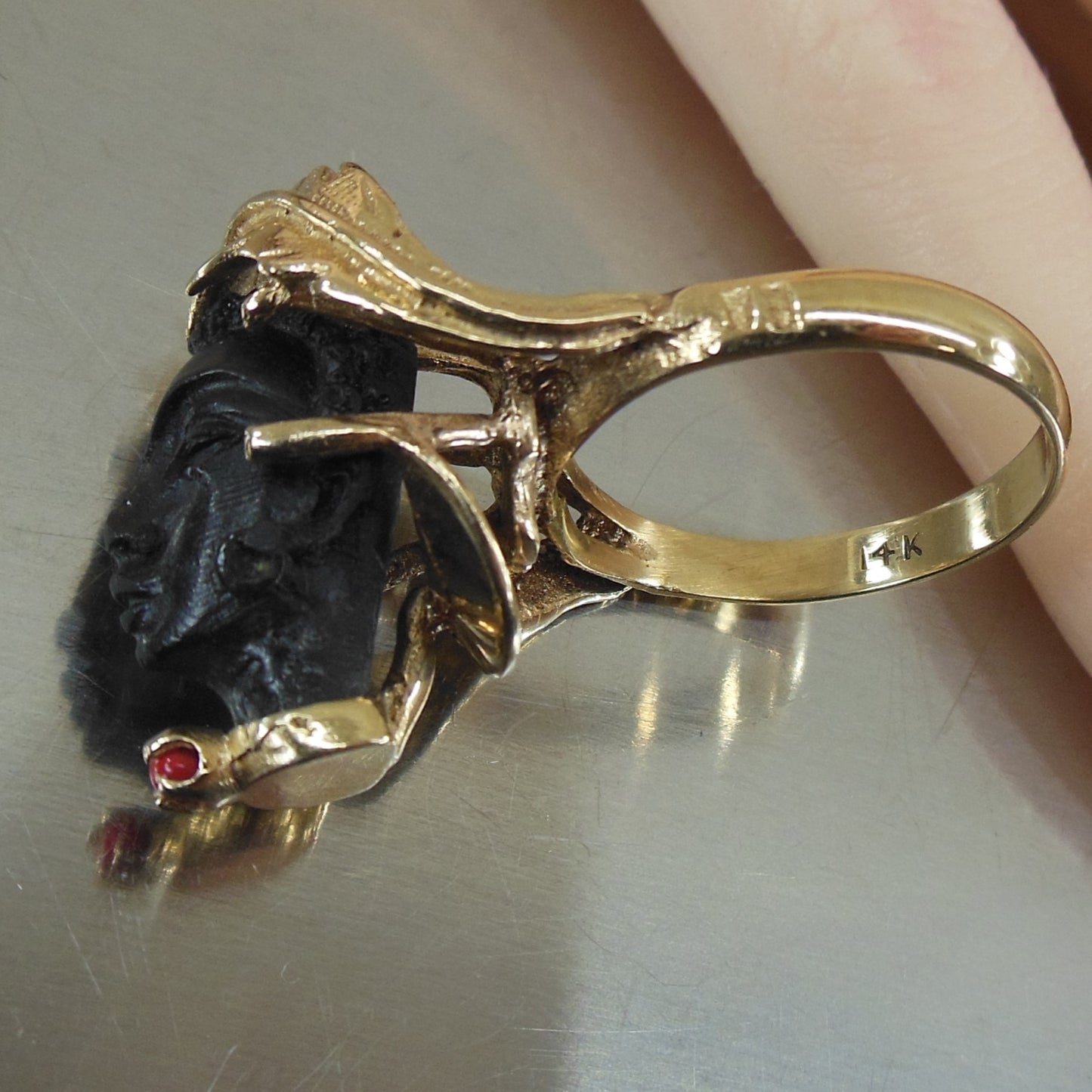 Blackamoor Vintage Figural 14K Gold Ring Coral Accent Size 7.75 1950-60's