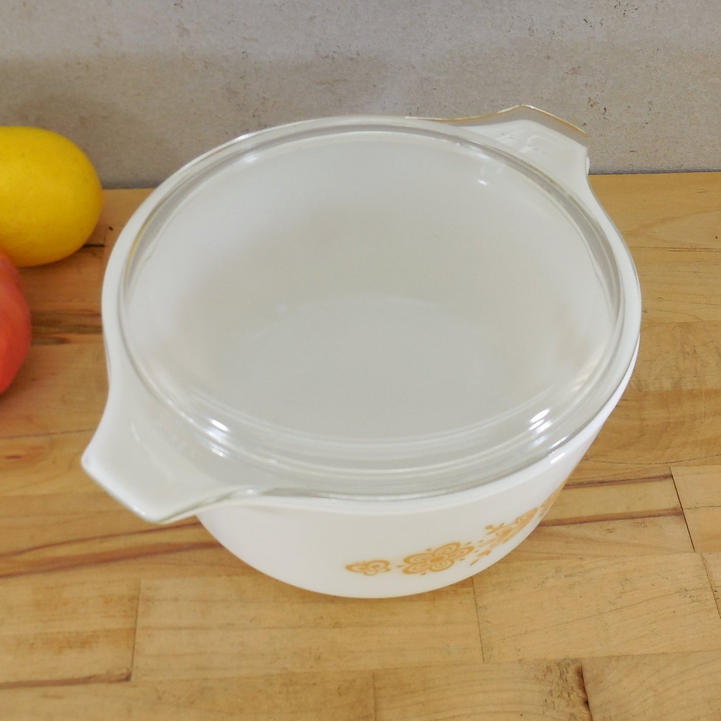 Pyrex Glass Butterfly Gold Lidded Casserole Dish 1.5 Qt. 474 White Clear