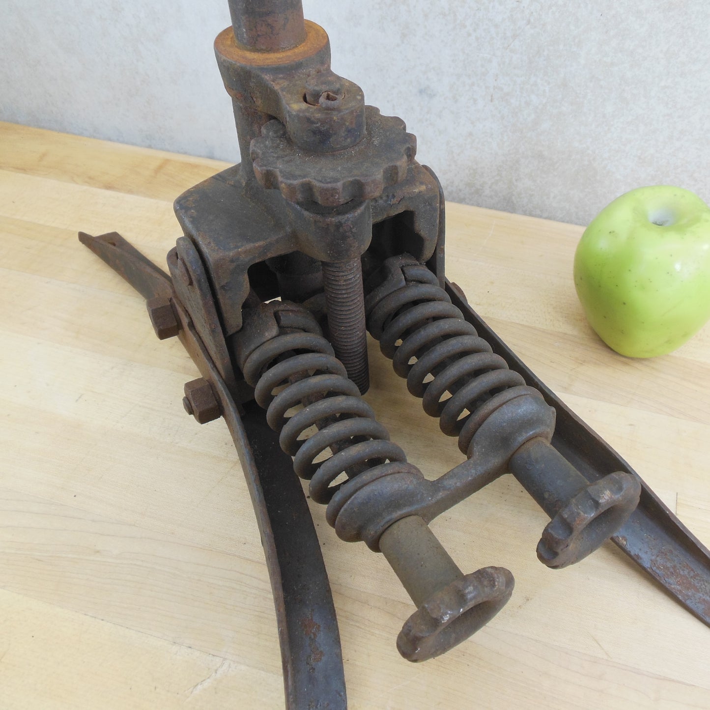 Antique B.L. Marble Ohio Industrial Swivel Chair Stool Cast Iron Mechanism Part Springs