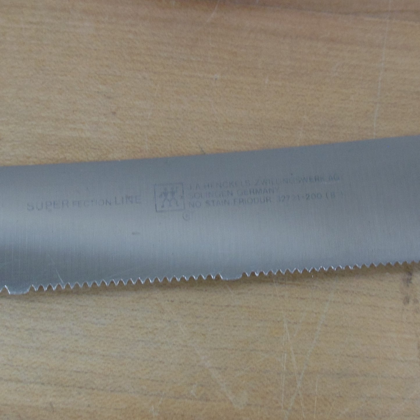 J.A. Henckels Germany Super Fection Line Serrated Bread Slicing Knife 32721-200 vintage