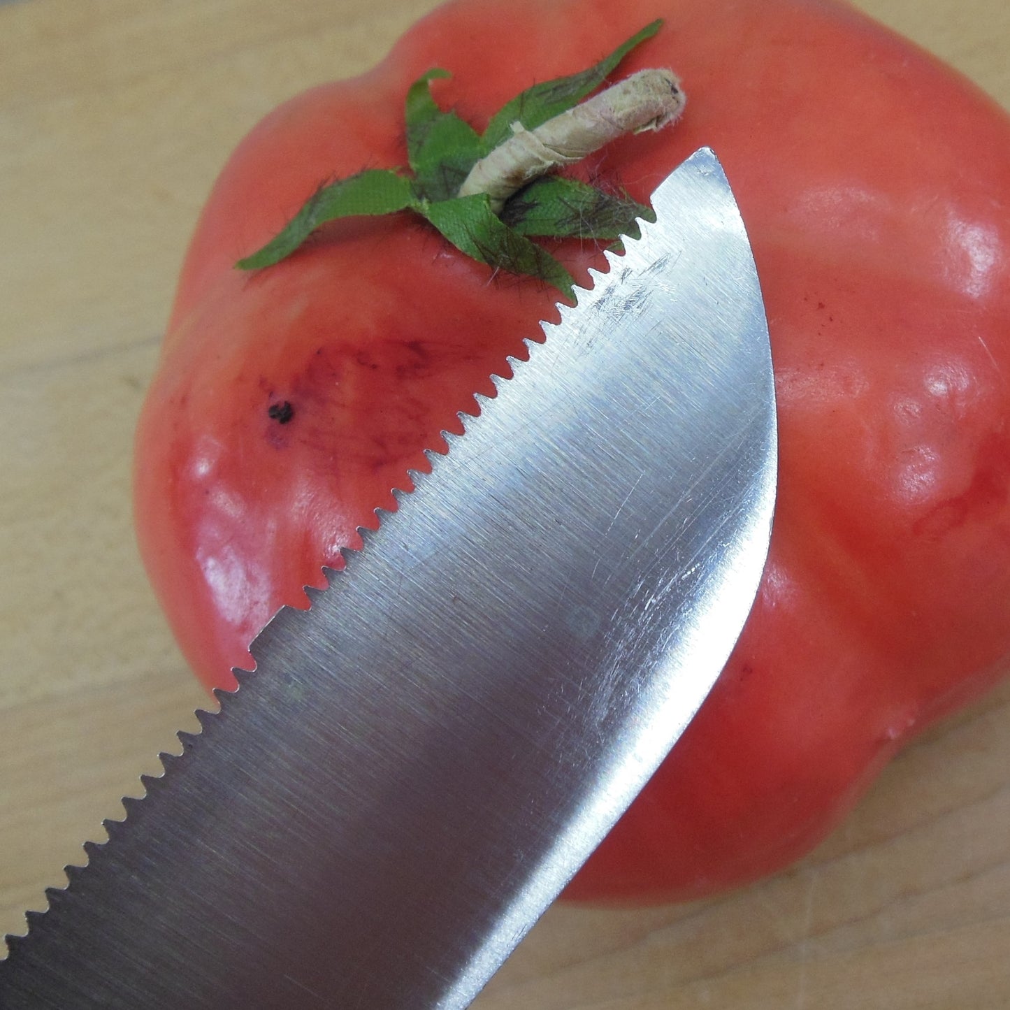 J.A. Henckels Germany Super Fection Line Serrated Bread Slicing Knife 32721-200 wood handle