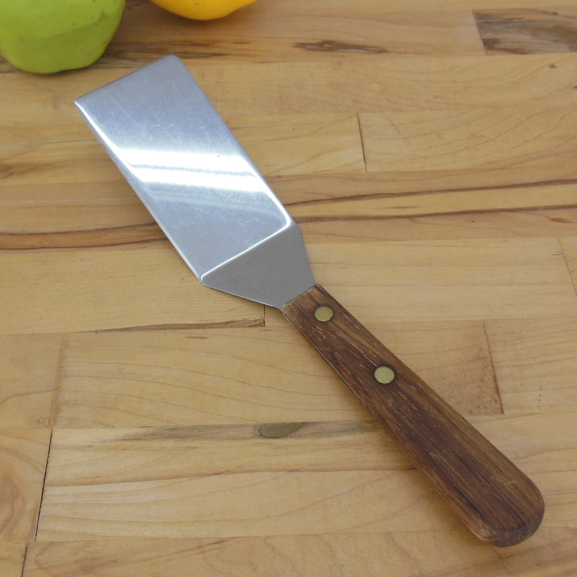 Burn's Mfg. Co. Small Micro Serrated Stainless Spatula Wood Handle 9-5/8"