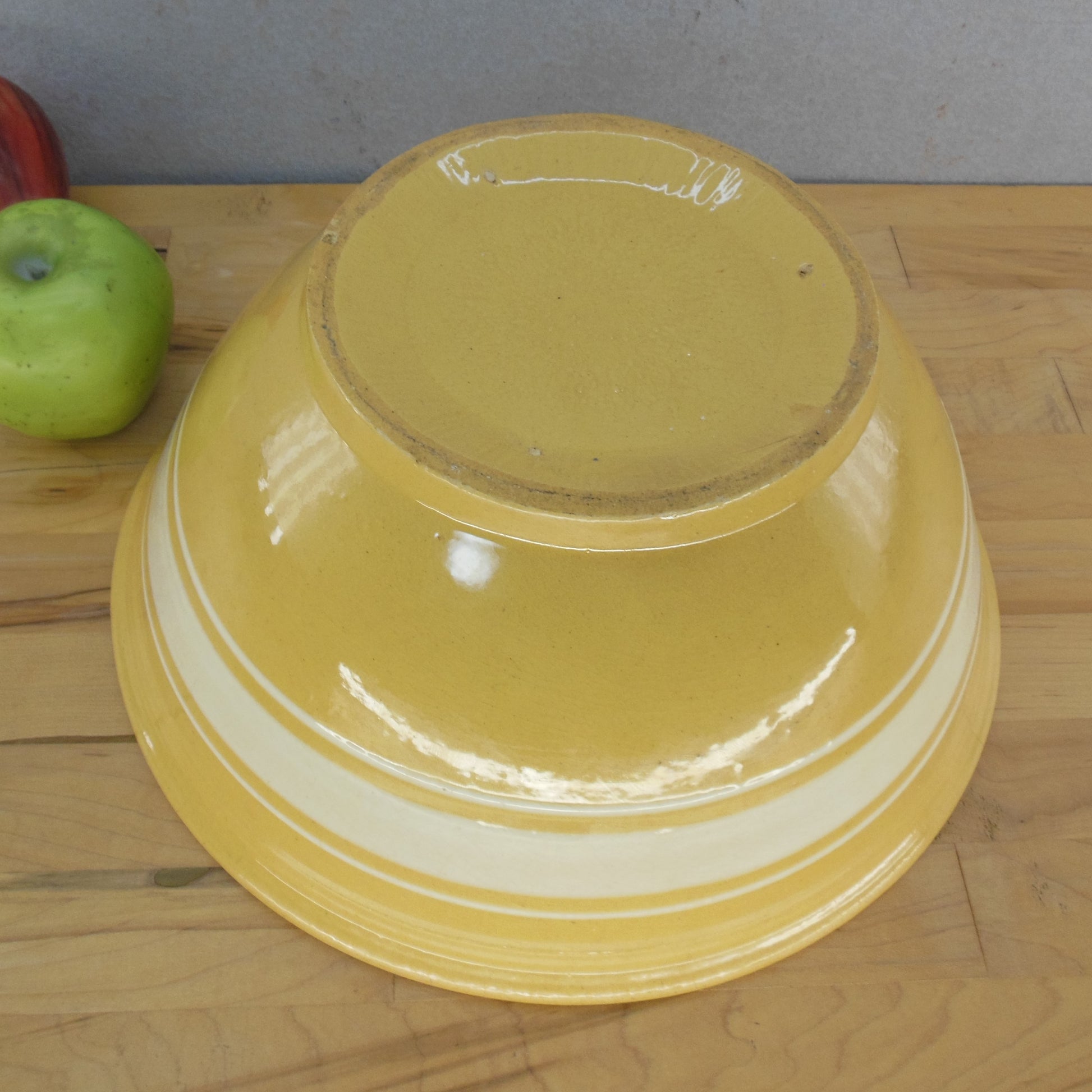 Unbranded Antique Yellow Ware Mixing Bowl 11-3/4" White Band Stripes Used
