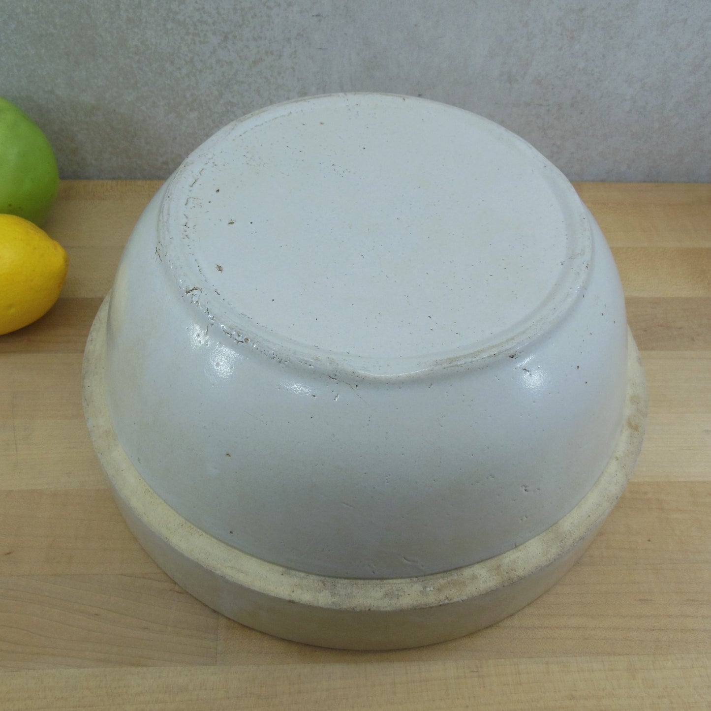 Red Wing Style 10.5" White Stoneware Pottery Mixing Bowl Bottom Indents