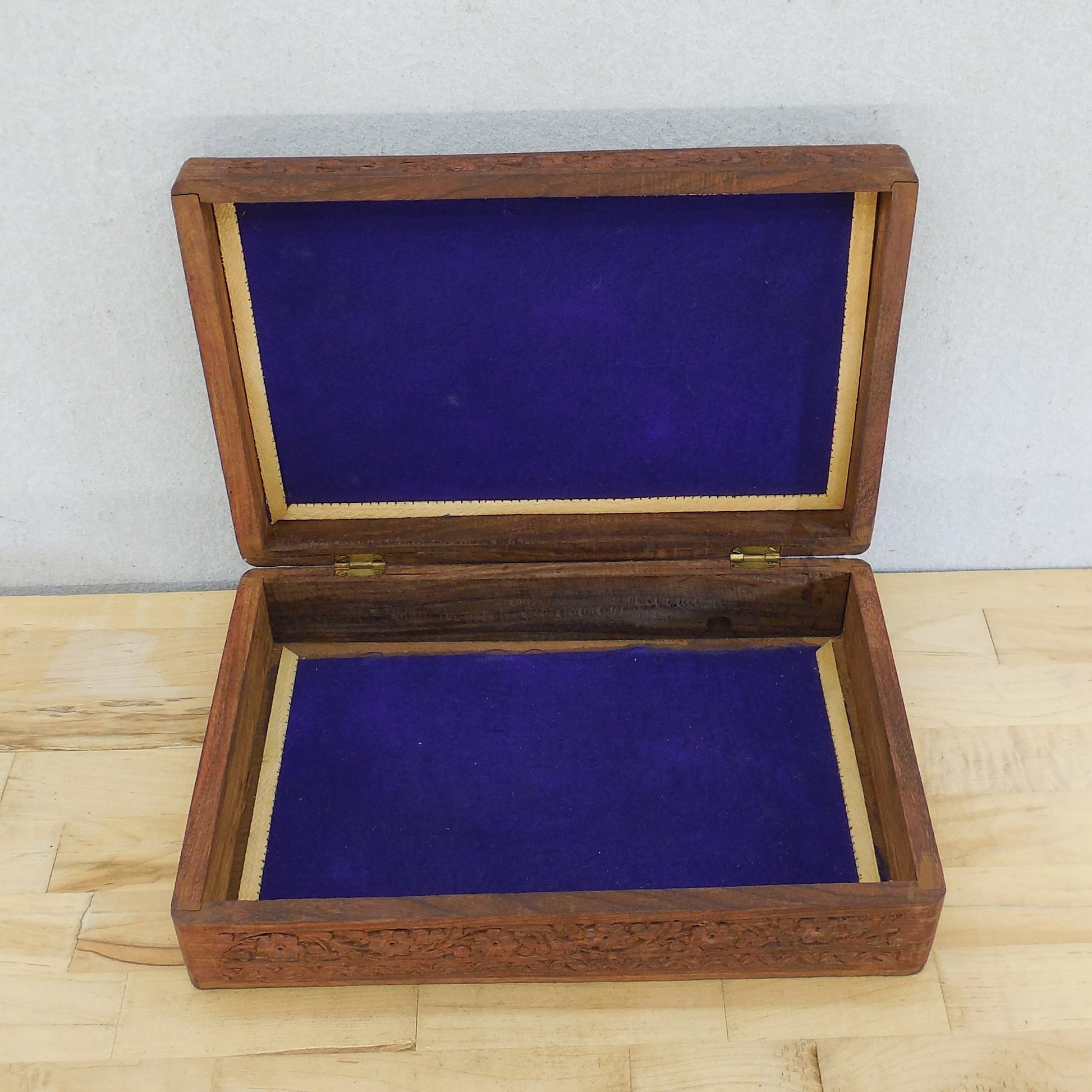 India Ornate Carved Floral Rosewood Wooden Box Jewelry Storage purple felt