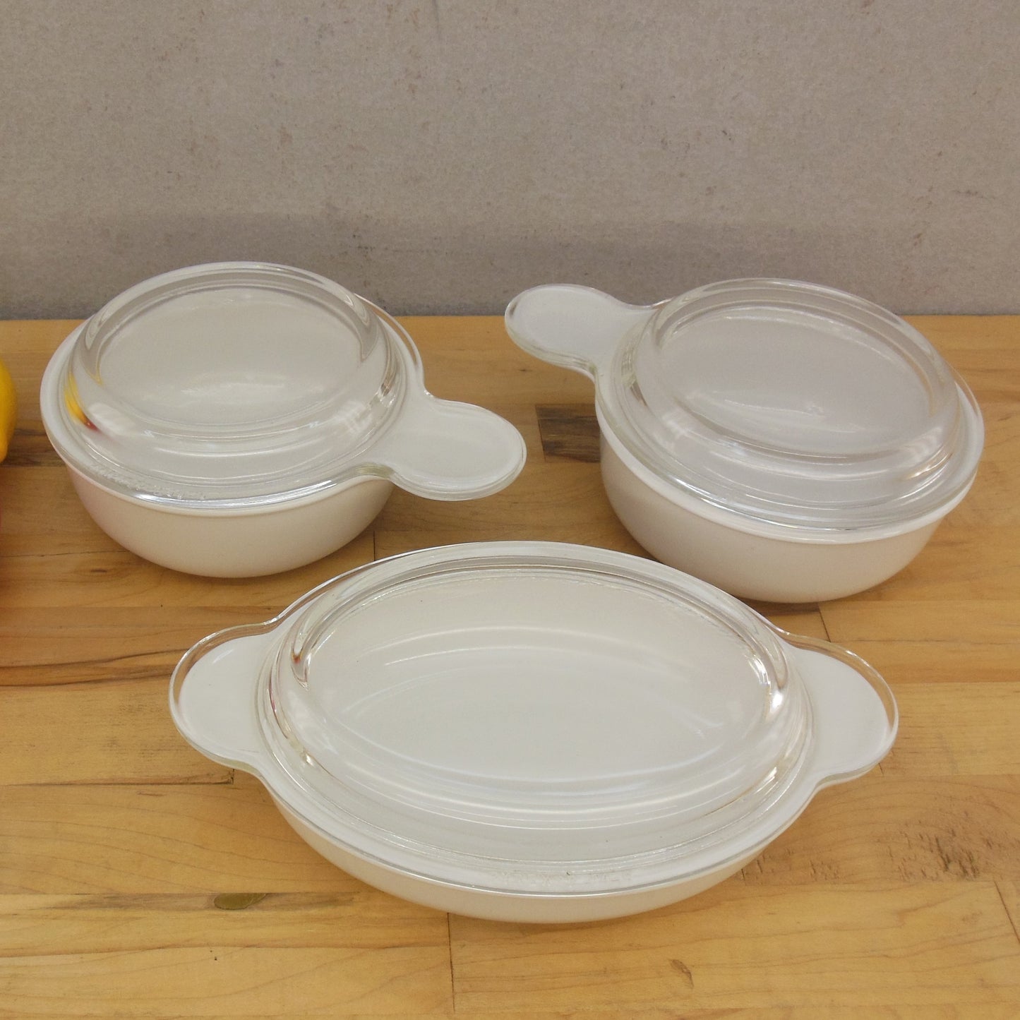 Corning Ware P-14-B Oval Casserole Dish & Pair P-150-R Grab Its Lids