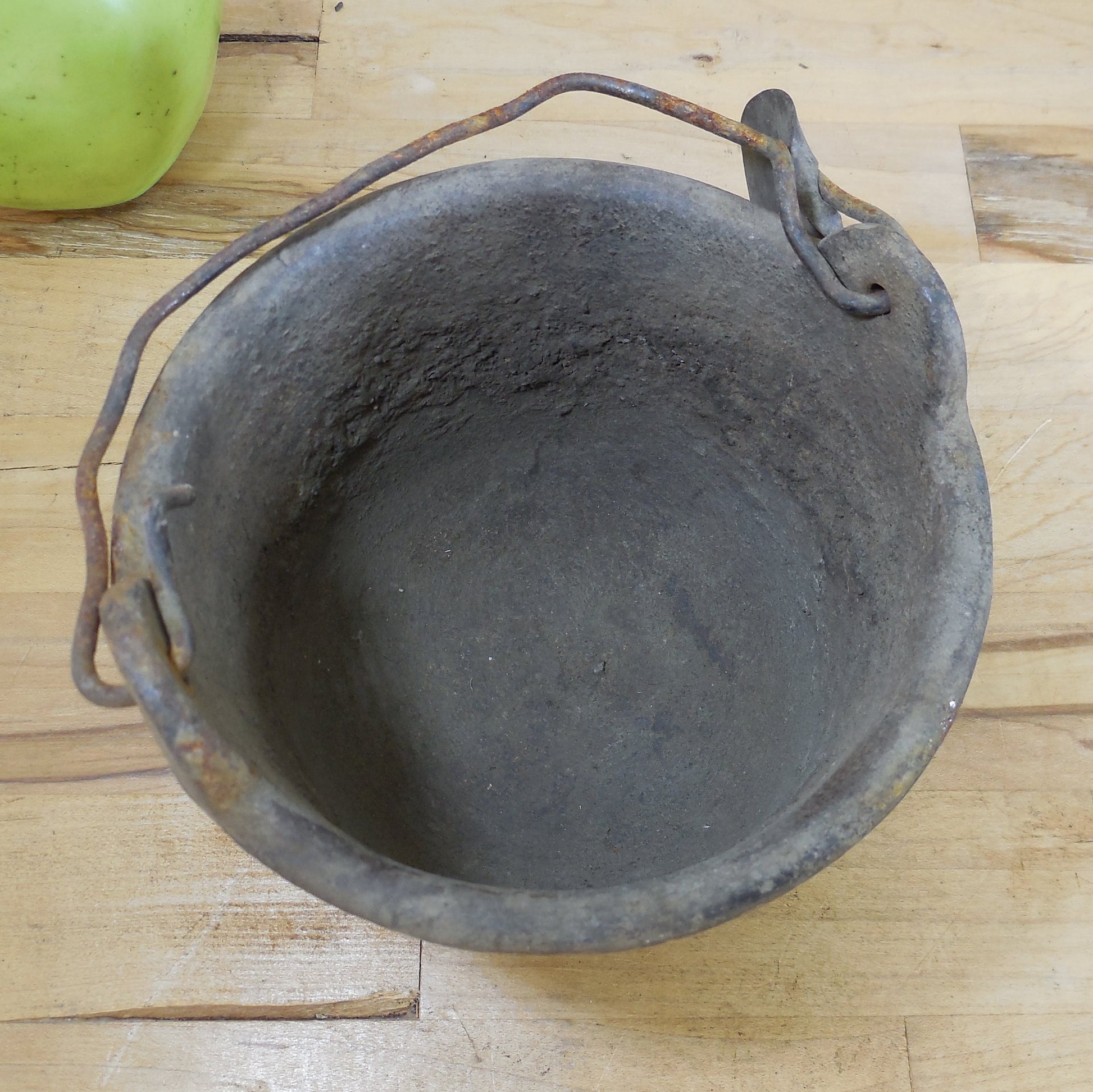 Old Cast Iron Smelting Pot Cauldron Bullet Lead Melting 410 Tag 5482-1 Used