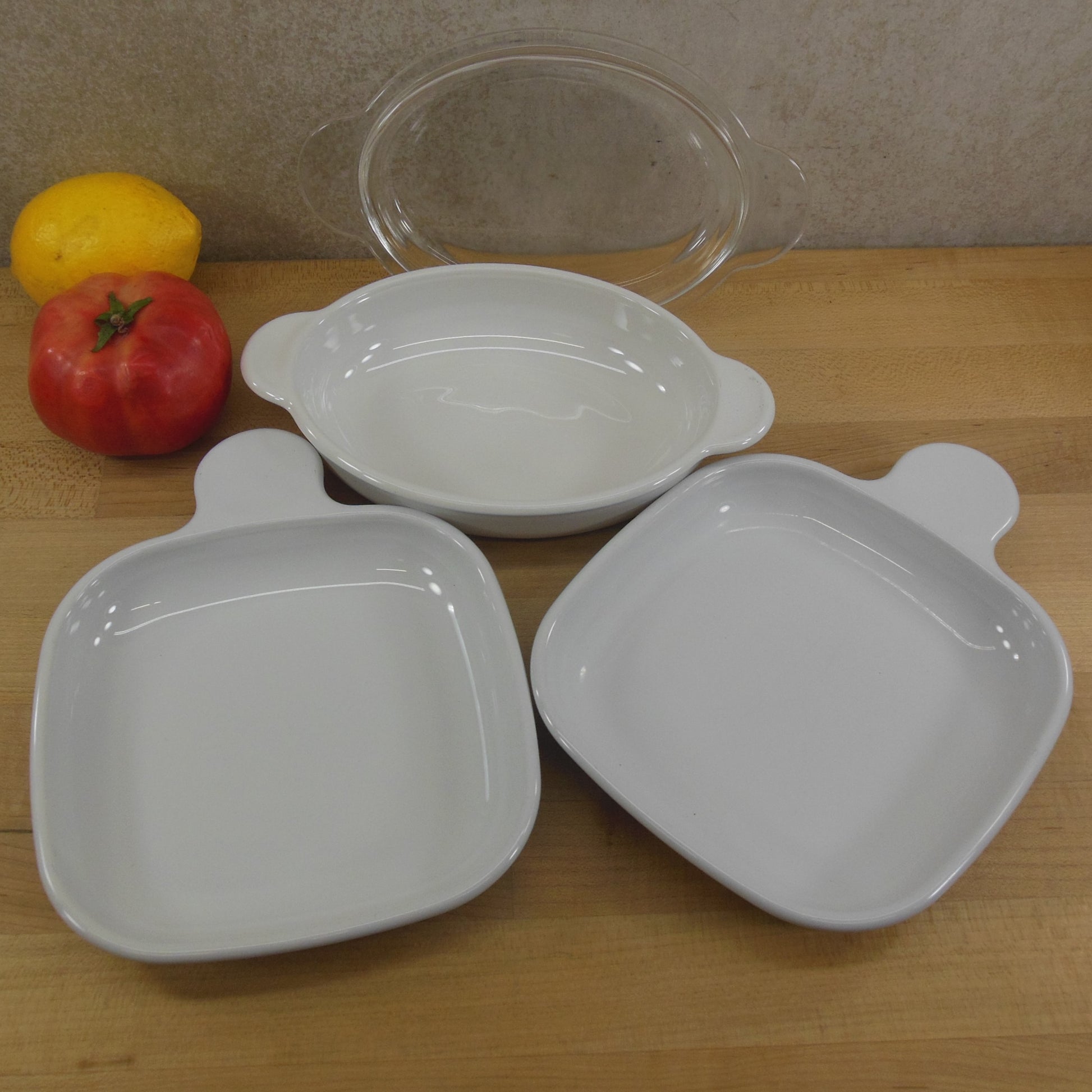 Corning Ware P-14-B Grab-It Oval Casserole Dish & Pair P-185-B Plates vintage