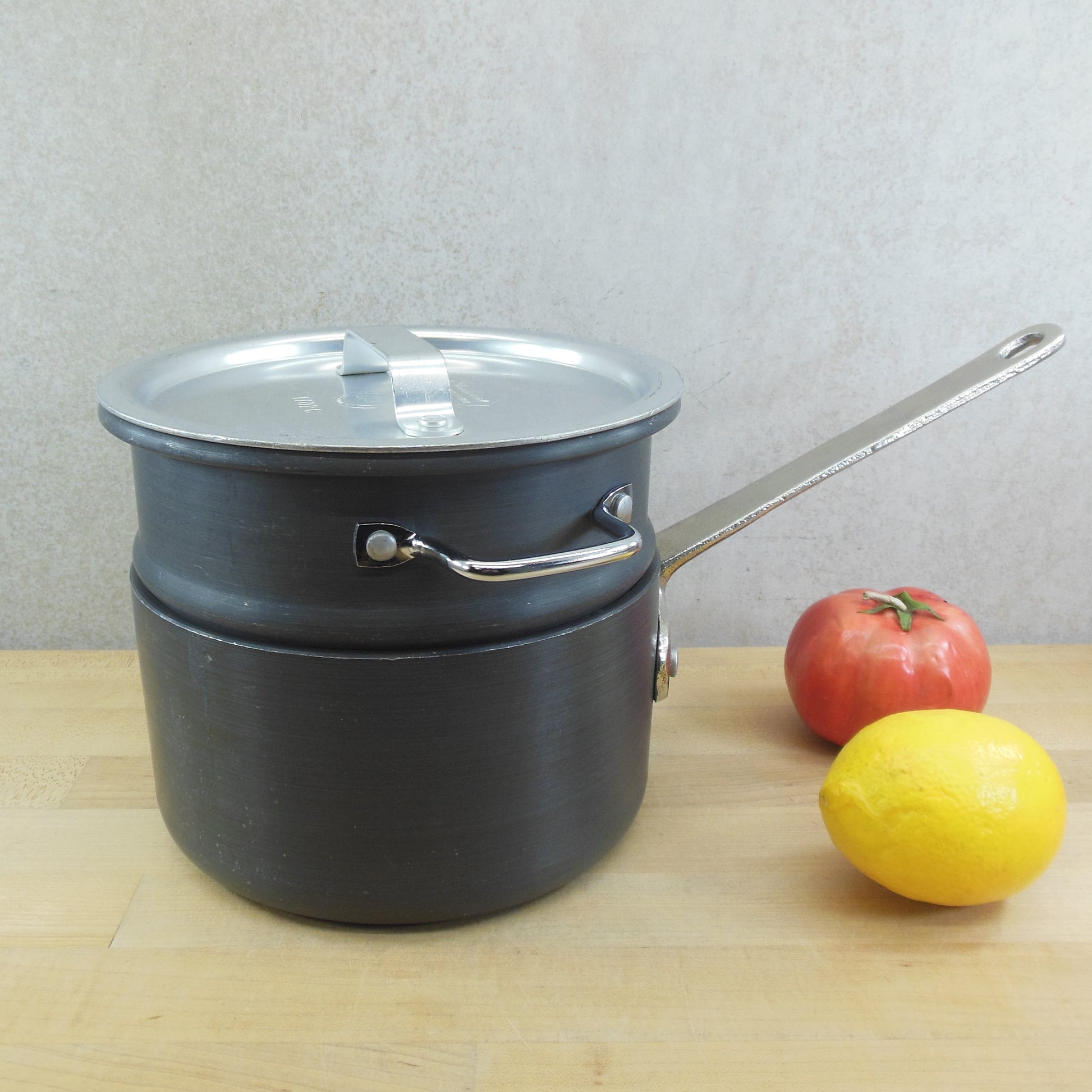 Vintage Commercial aluminum cookware 2 1/2 qt sauce pot 1702 1/2