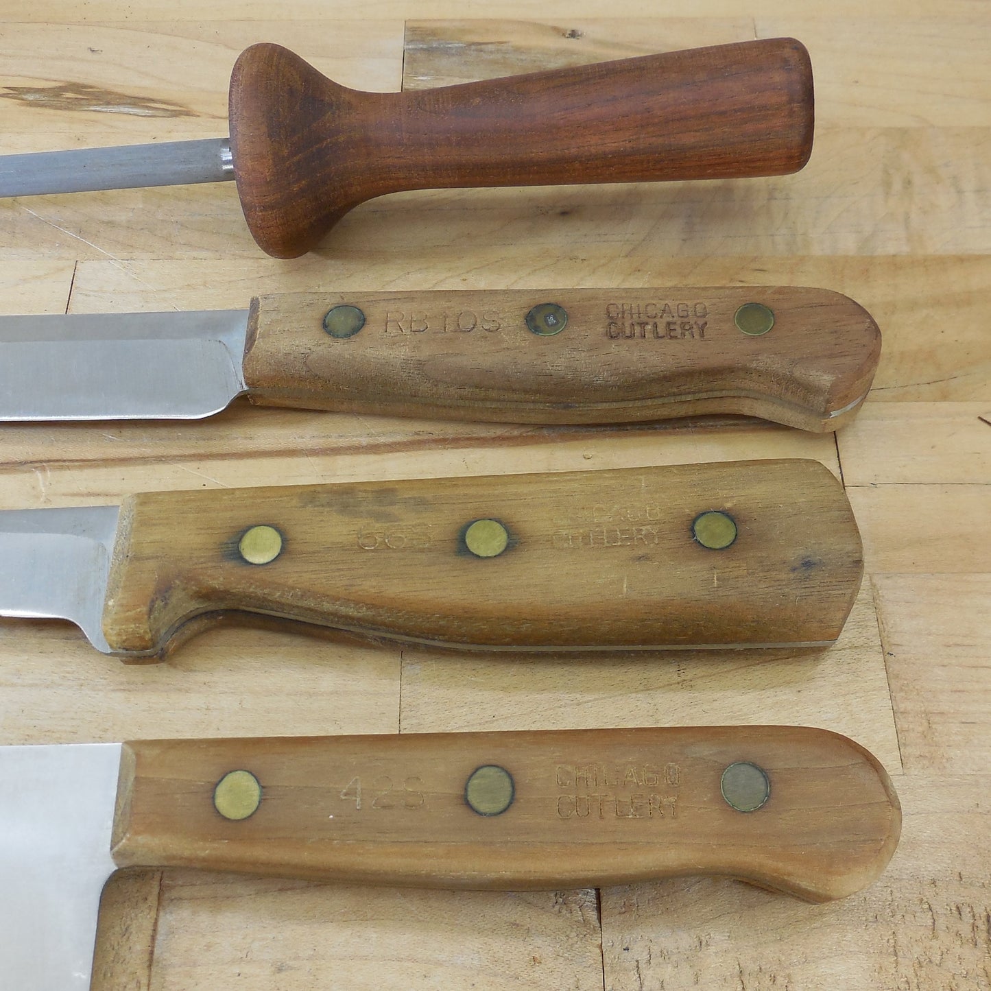 Chicago Cutlery Kitchen Knife Set Stainless Walnut Wood 9 Piece Block RBS 66S 42S