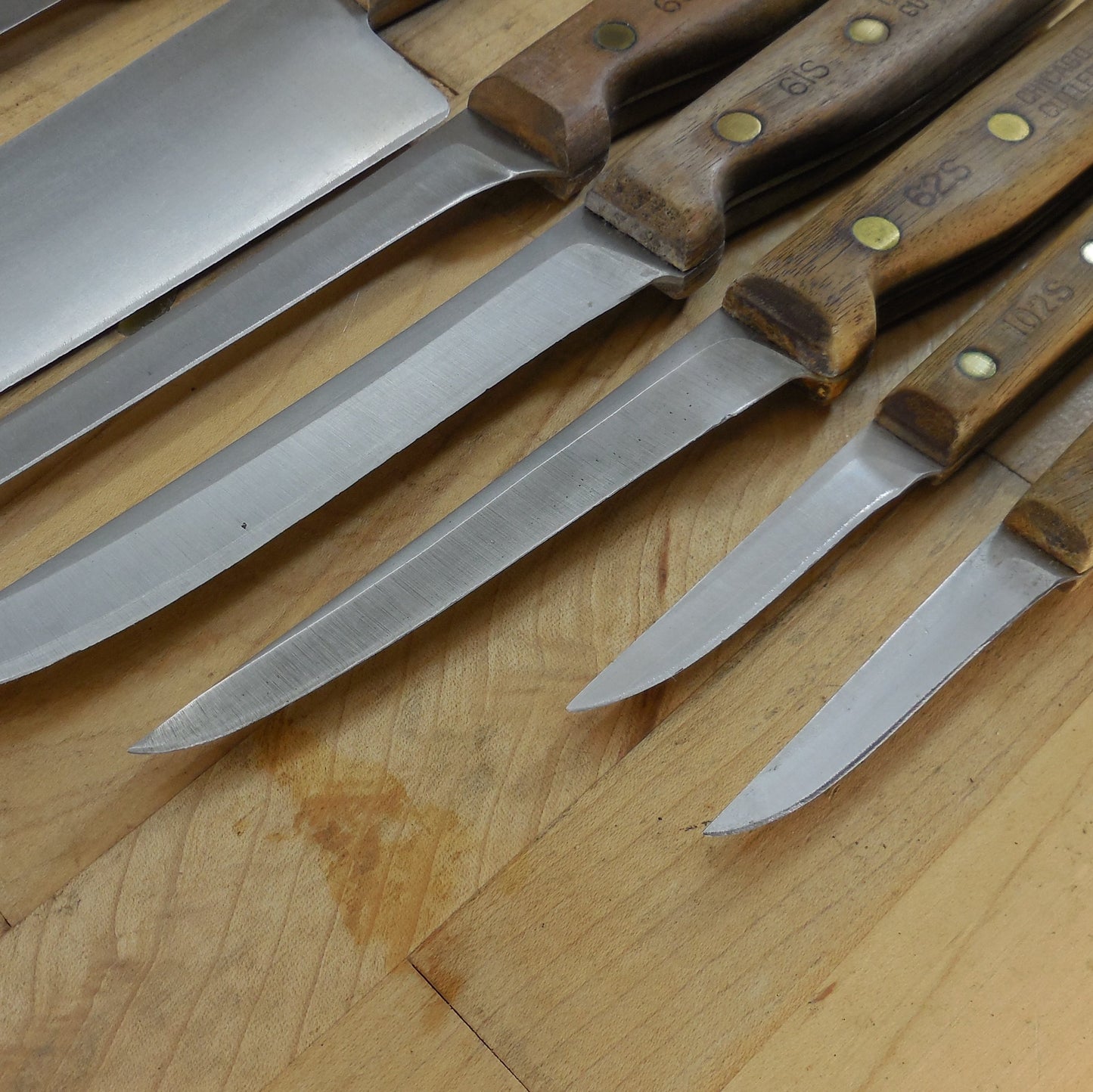 Chicago Cutlery Kitchen Knife Set Stainless Walnut Wood 9 Piece Block 102S
