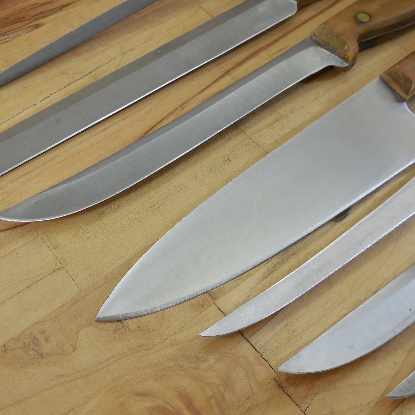 Chicago Cutlery Kitchen Knife Set Stainless Walnut Wood 9 Piece Block Chef Slicing butcher