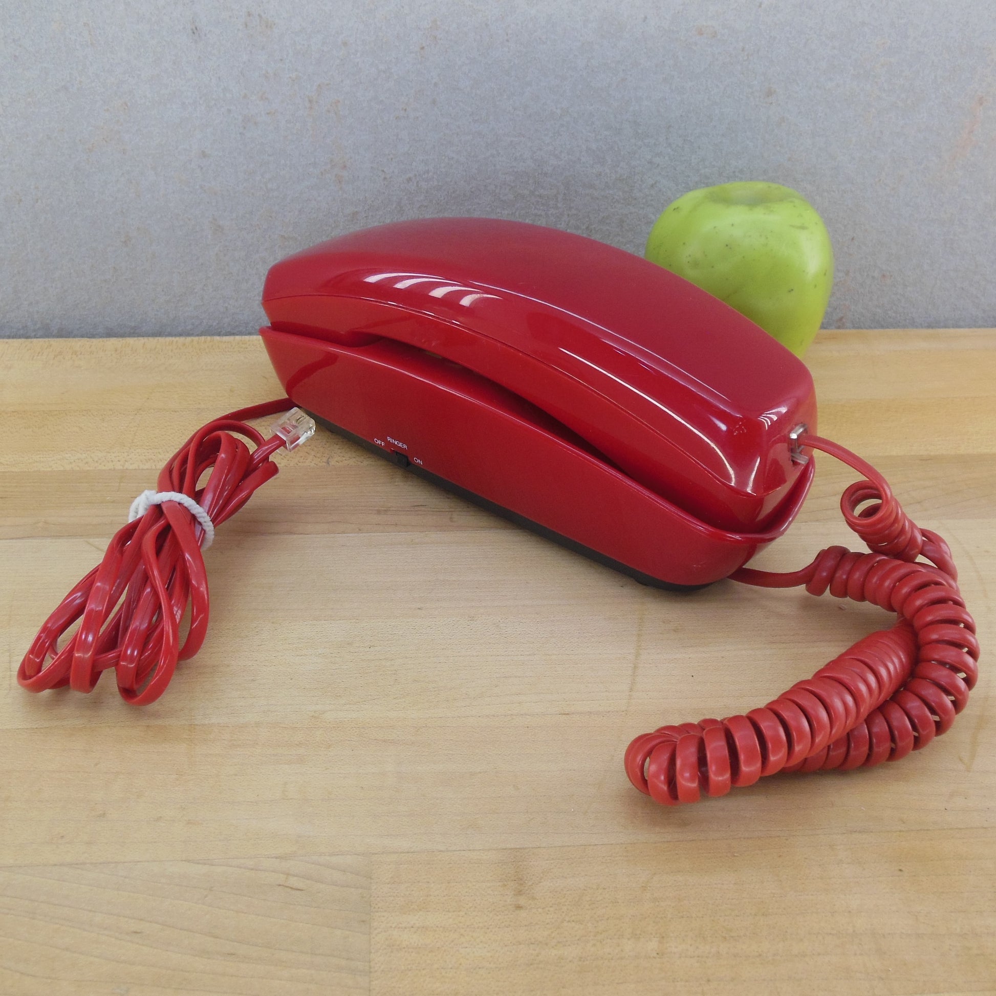 Cobra ST-510 Red Push Button Telephone Desk Wall Vintage