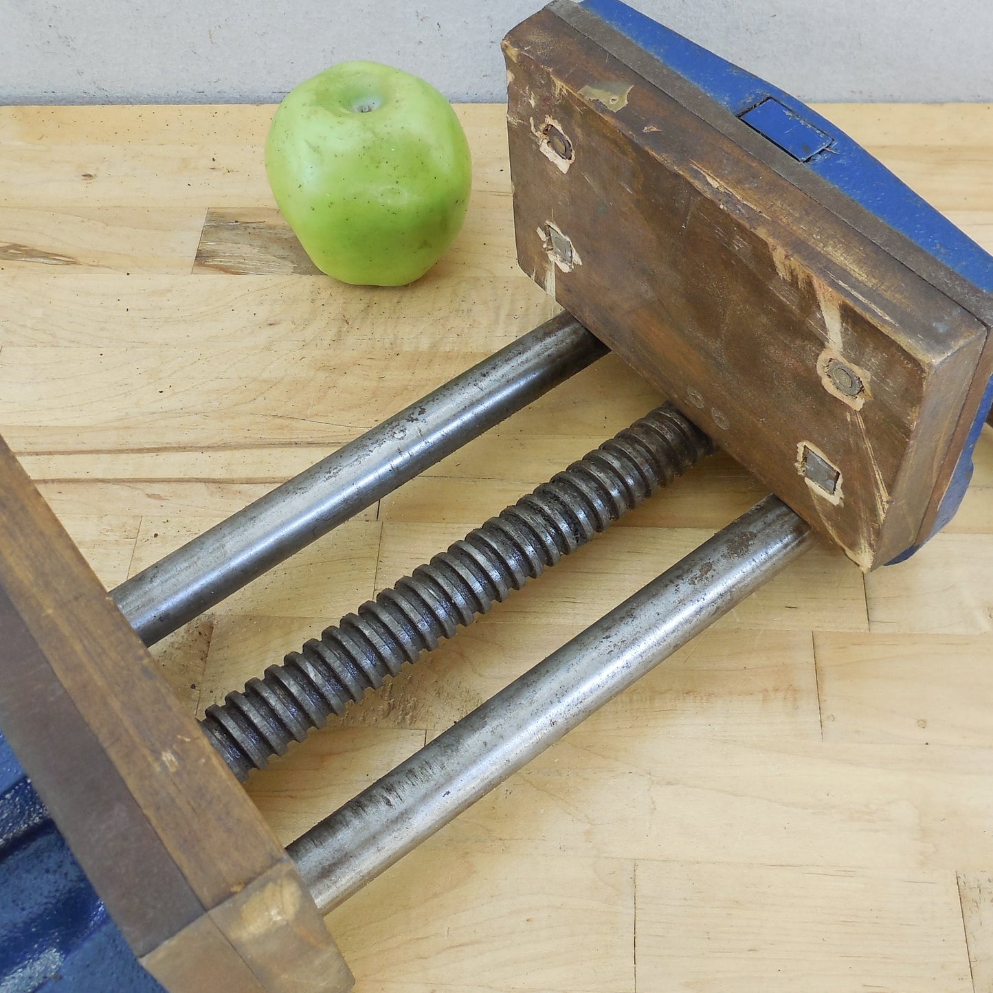 Columbian Leveland 7-RD Under Bench Woodworkers Screw Vise 7" Blue Vintage