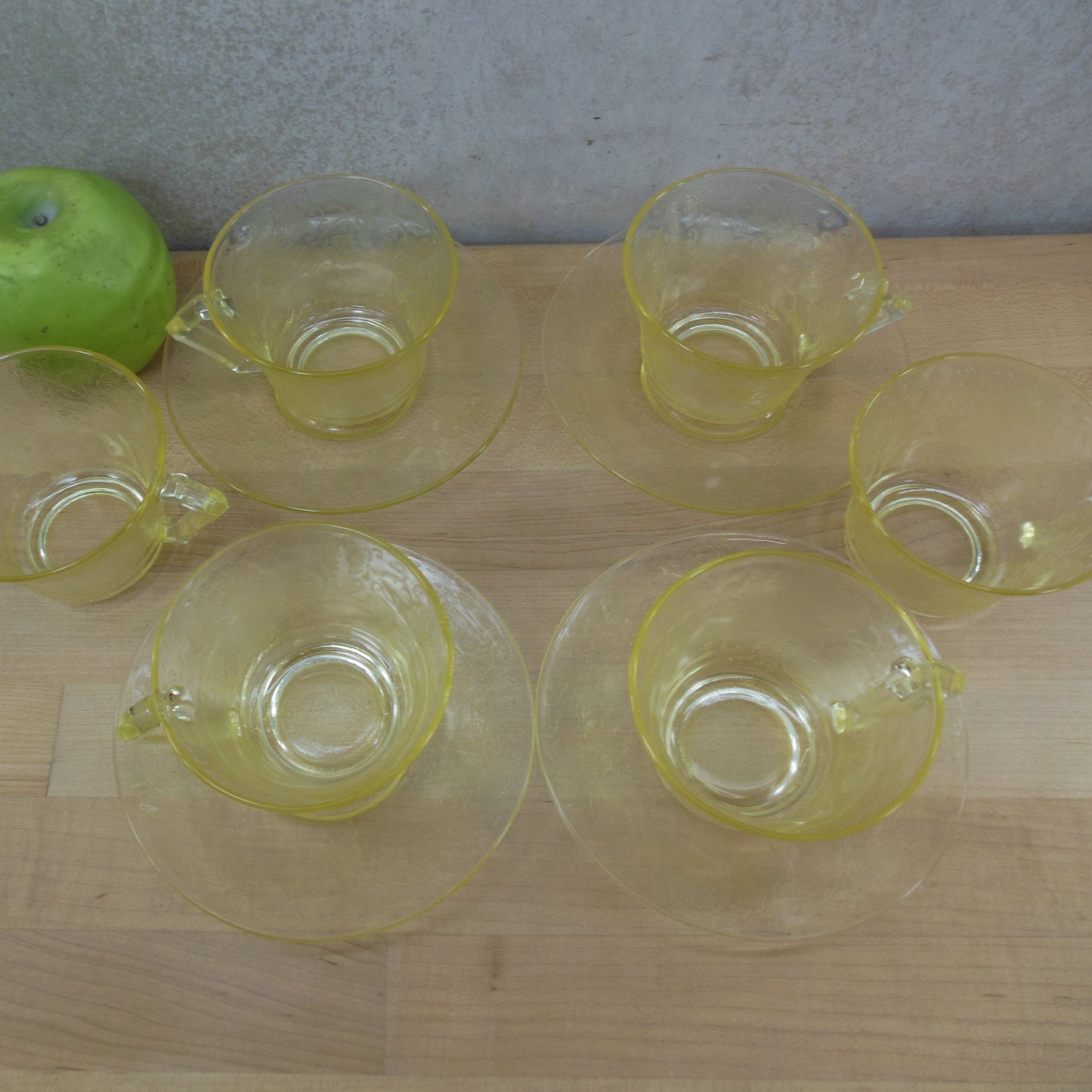 Hazel Atlas Florentine Yellow 2 - 4 Saucers & 6 Cups vintage 