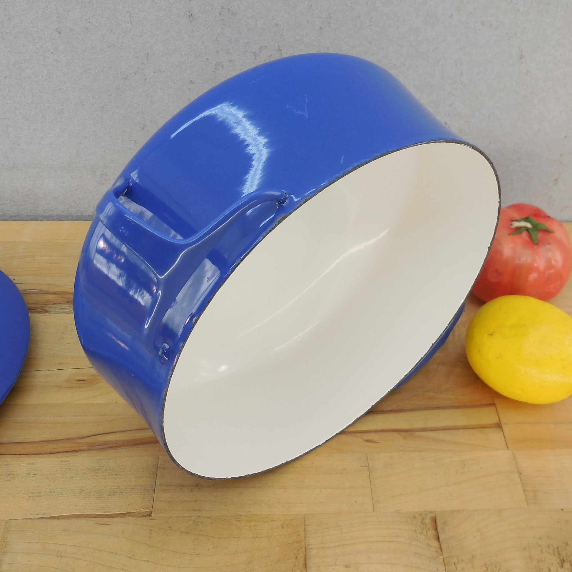Dansk France Kobenstyle 3 Quart Casserole Pot Dutch Oven Midnight Blue side View