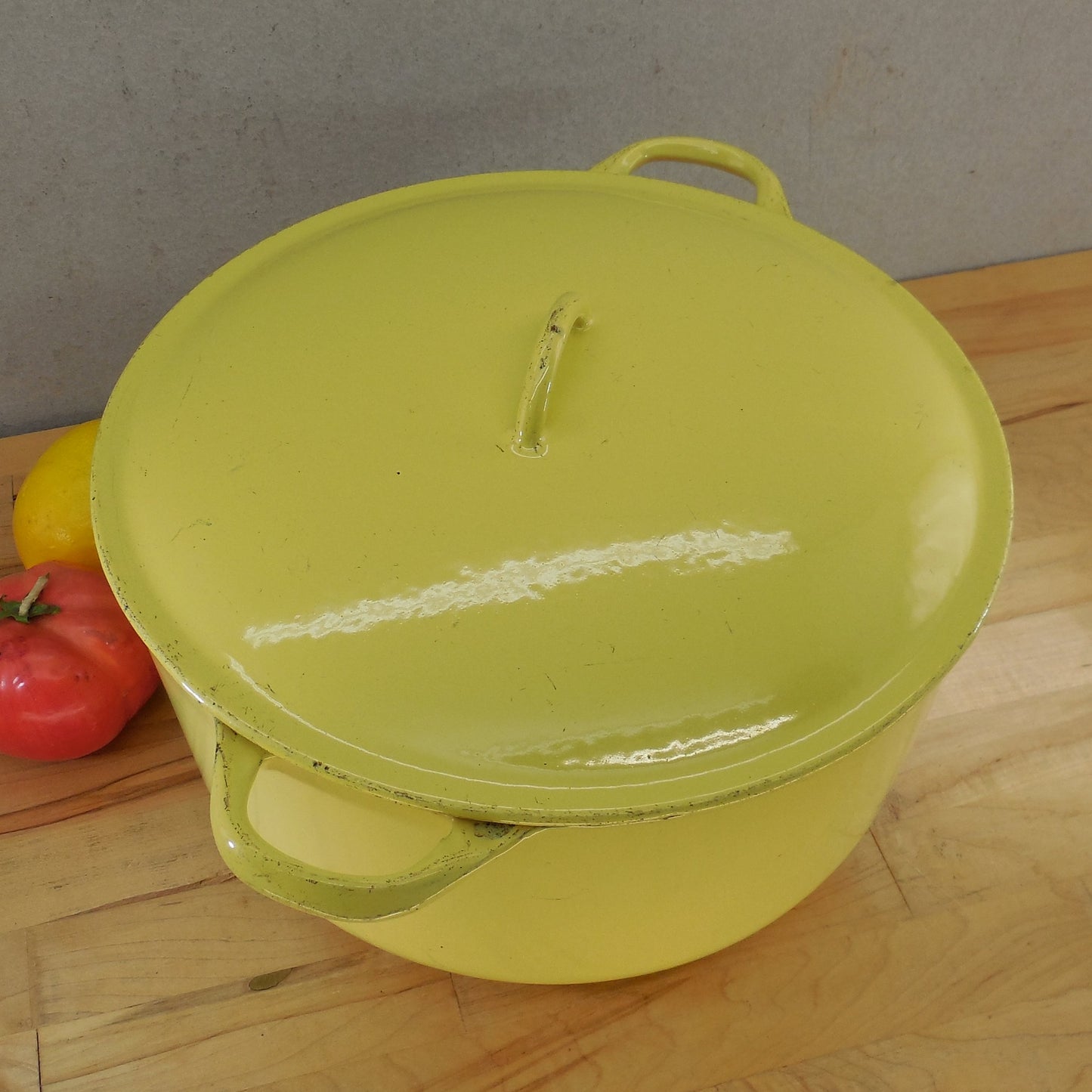 Descoware Belgium Yellow White Enamel Cast Iron 8 Quart Cocotte Dutch Oven Lid