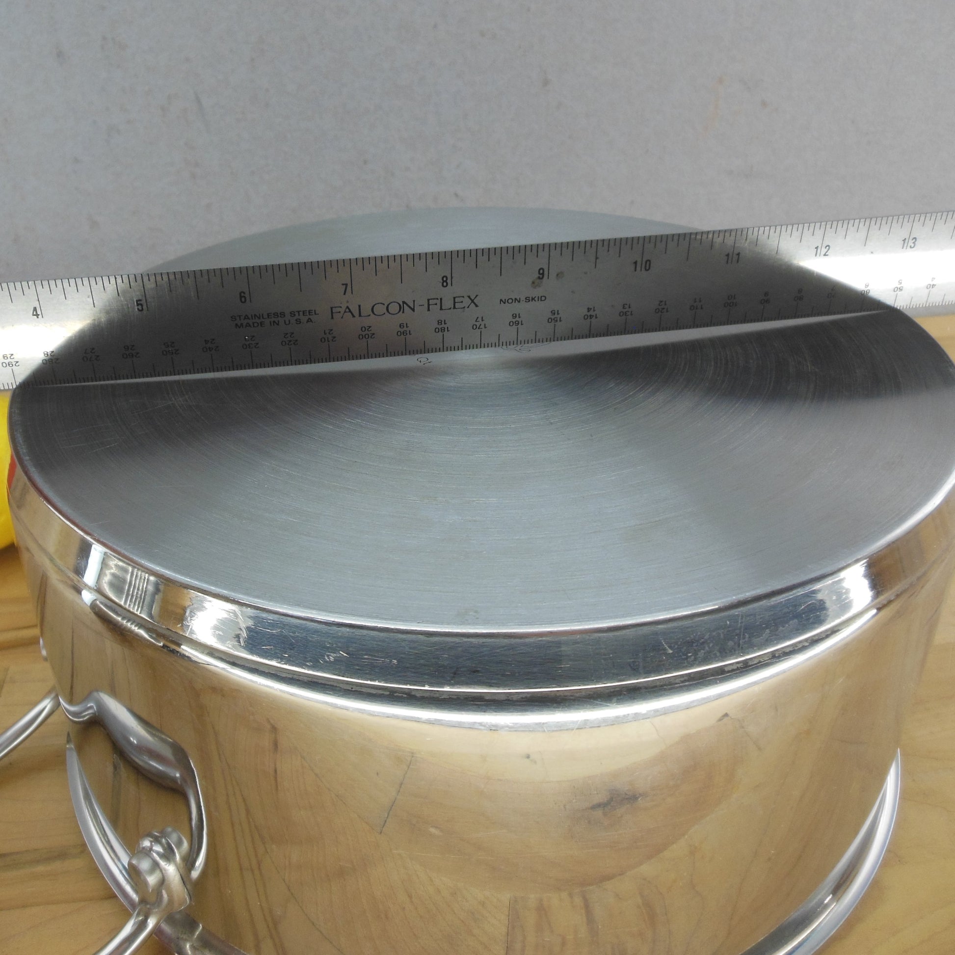 Emeril Stainless Saute Pan 3 Qt. & Stock Pot 6 Qt. Shared Lid Bow