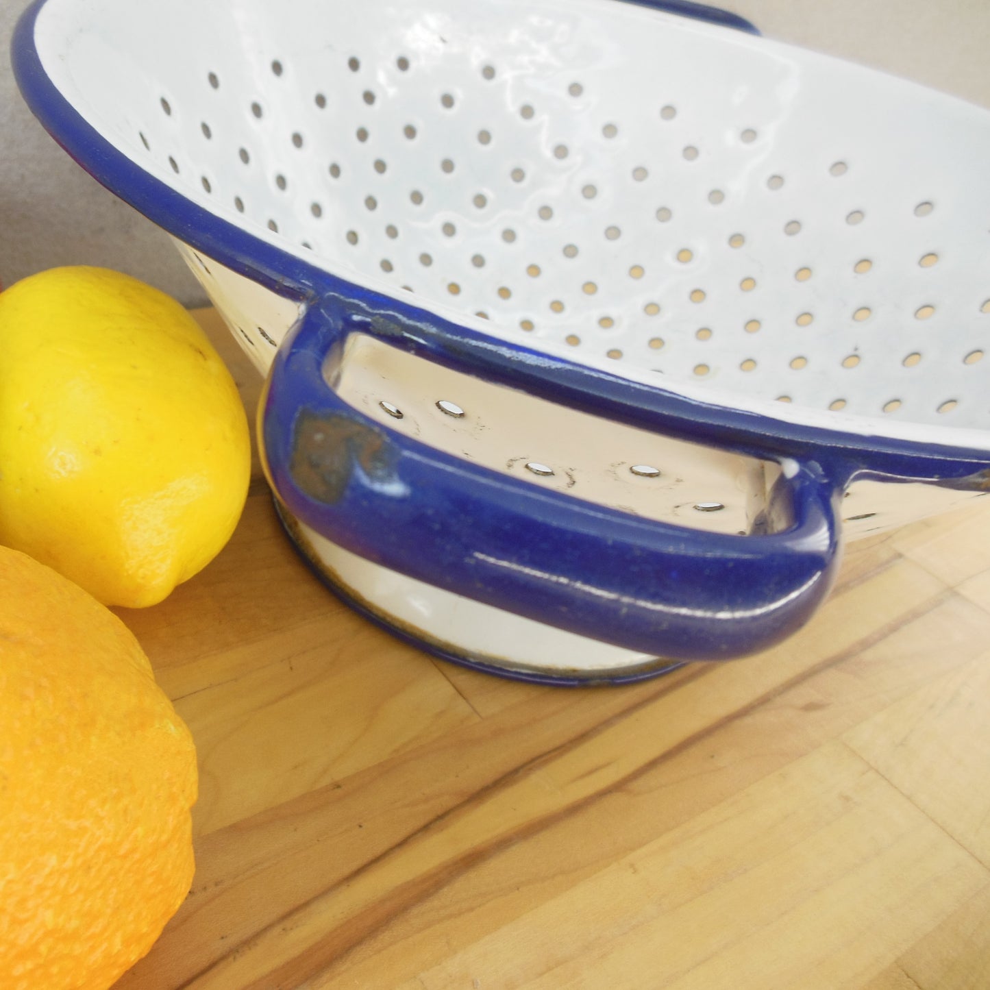 Old Farmhouse Vtg. Blue White Enamelware Pedestal Colander 10" Chip