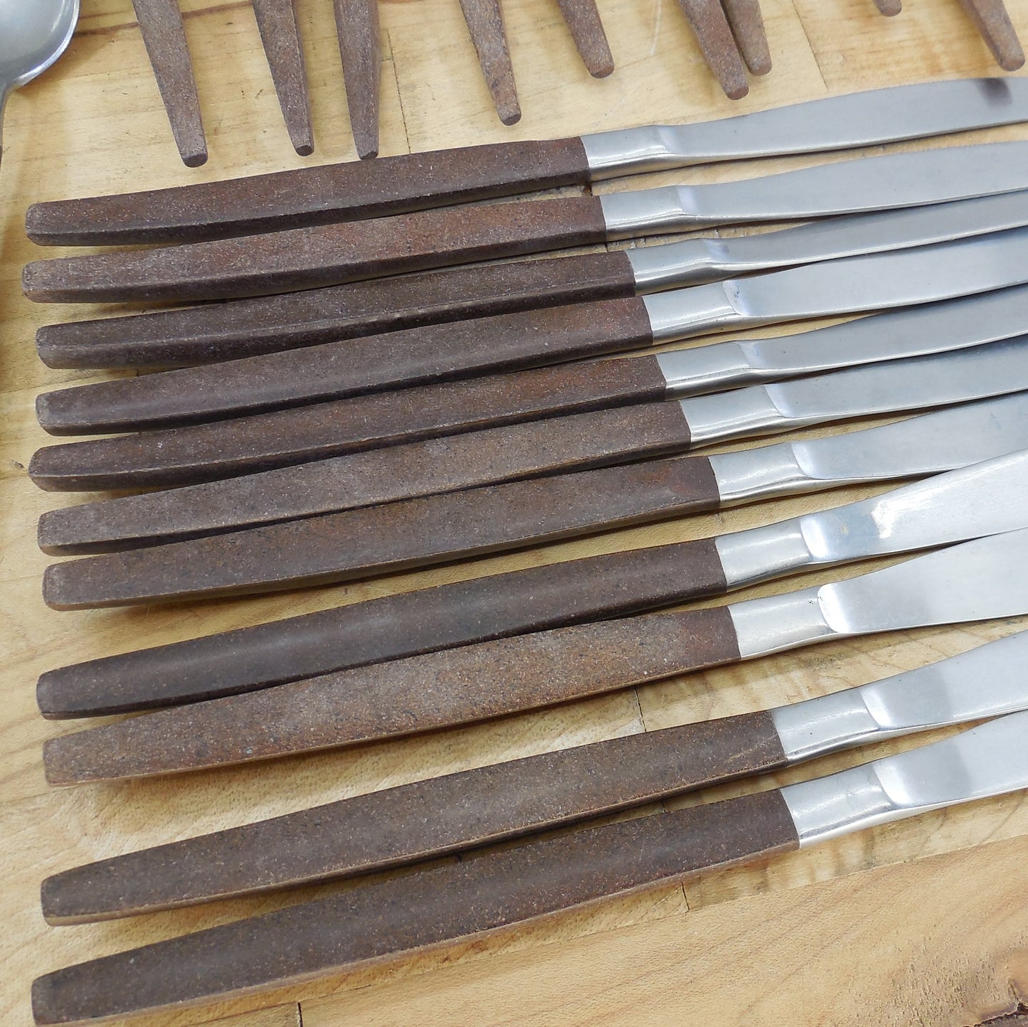 Ekco Eterna Stainless Canoe Muffin Brown Flatware 23 Lot Knives Spoons