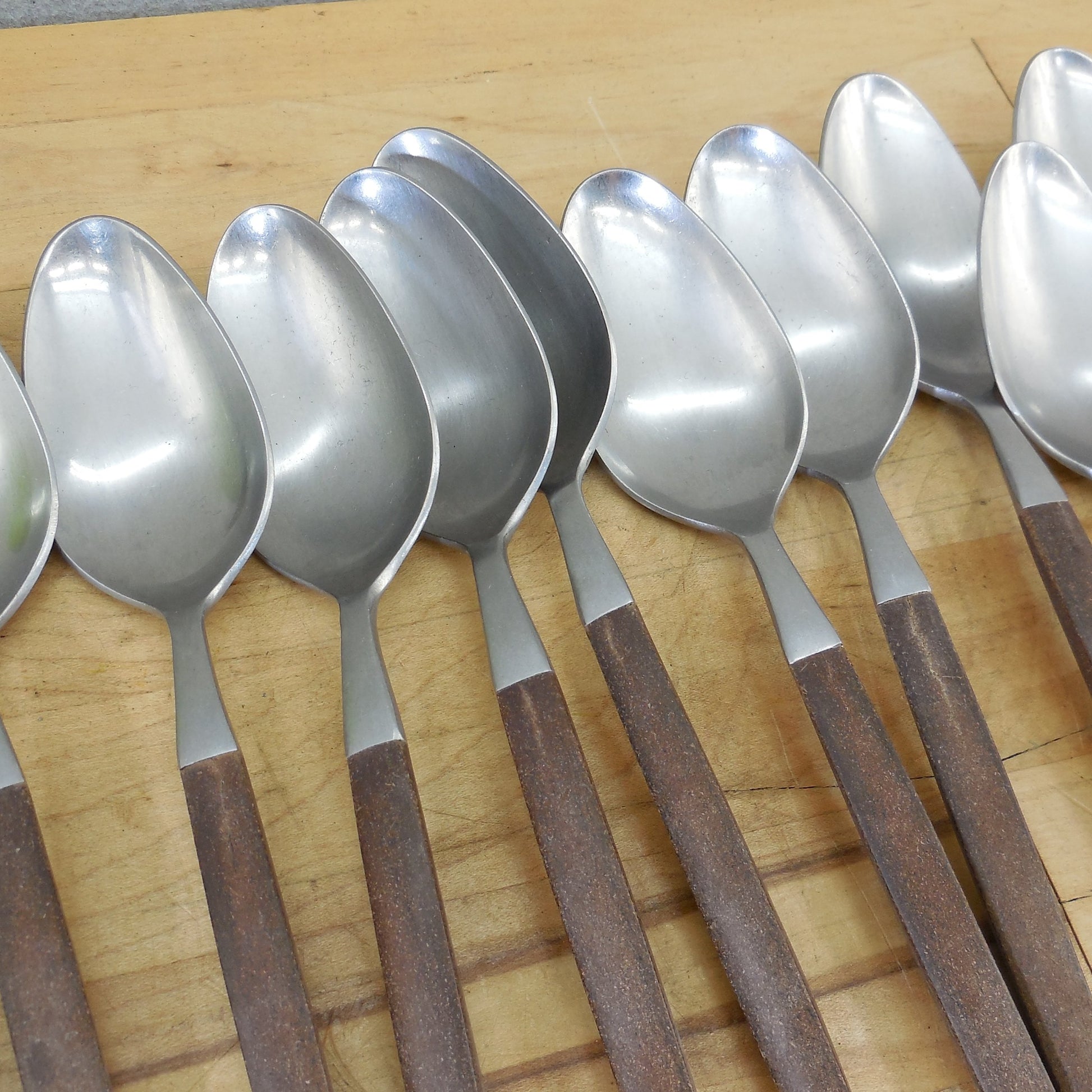 Ekco Eterna Stainless Canoe Muffin Brown Flatware 23 Lot Knives Spoons