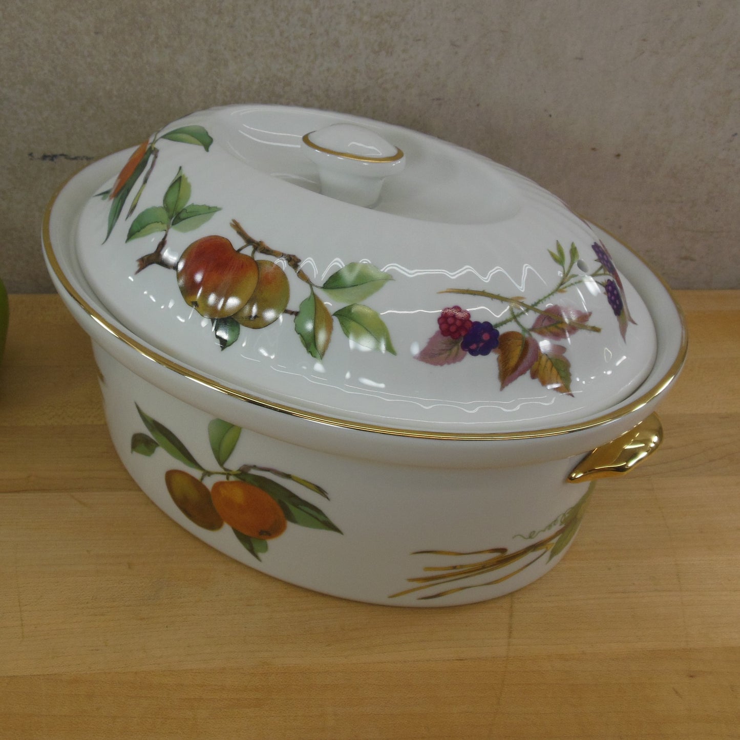 Royal Worcester England Evesham Gold Oval Casserole Covered Dish Fruit Vintage