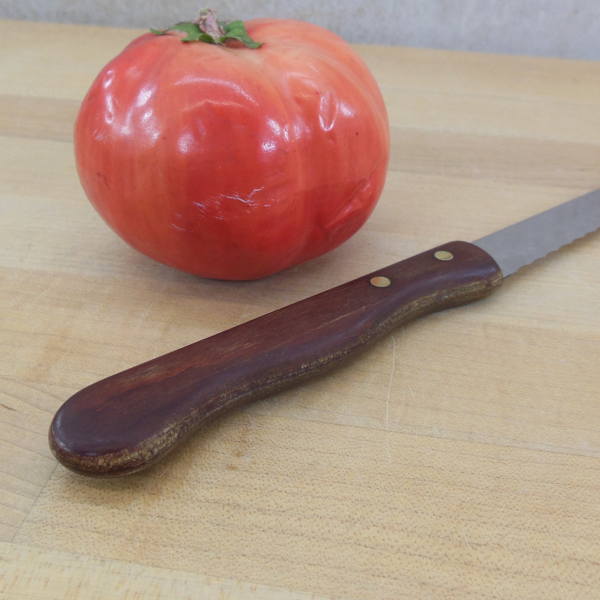 Ekco Eterna Stainless USA 9" Serrated Bread Slicing Knife Wood Handle used