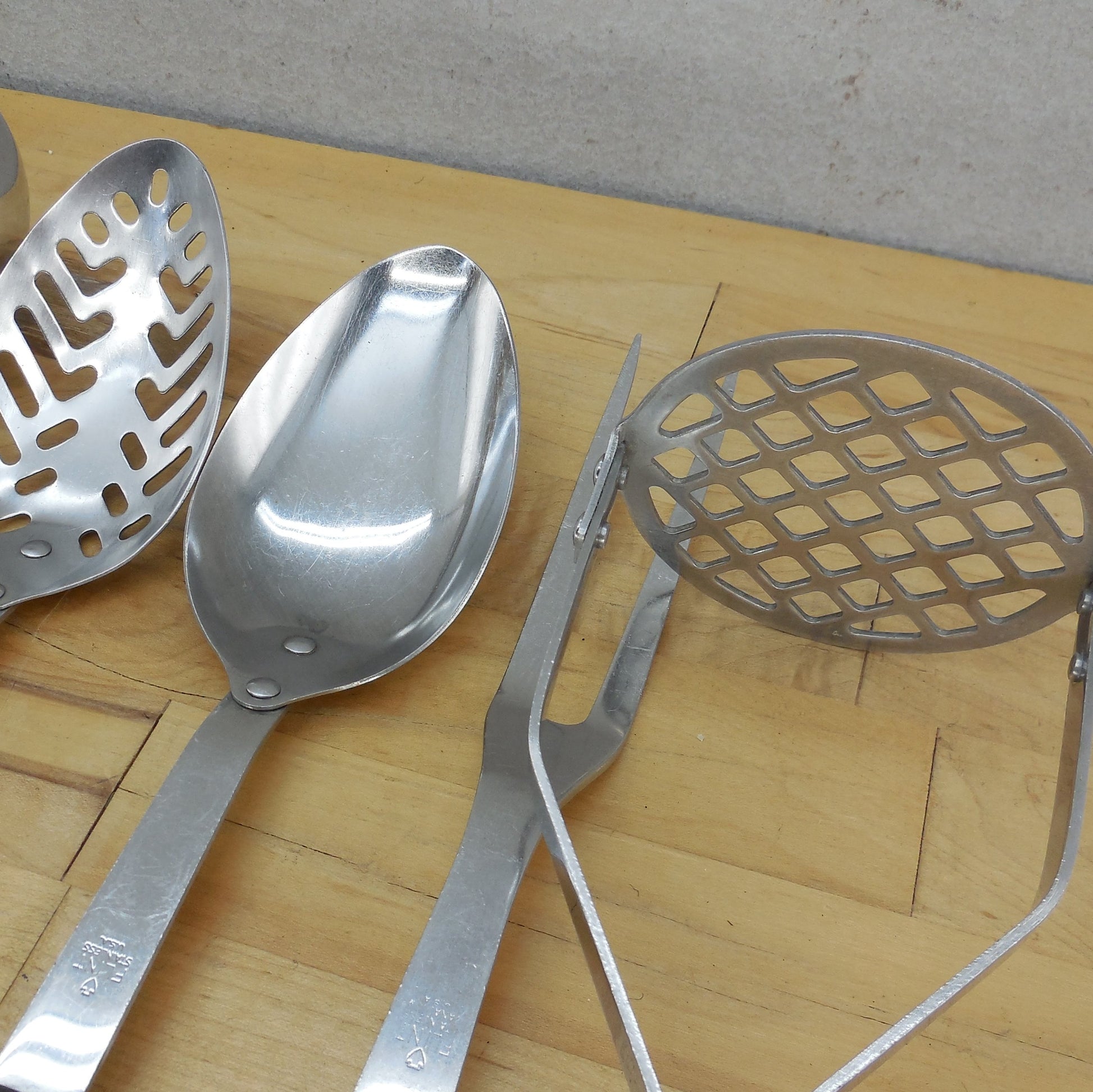Flint Ekco Stainless Kitchen Utensil 7 Piece Set 1900 Series Black Masher