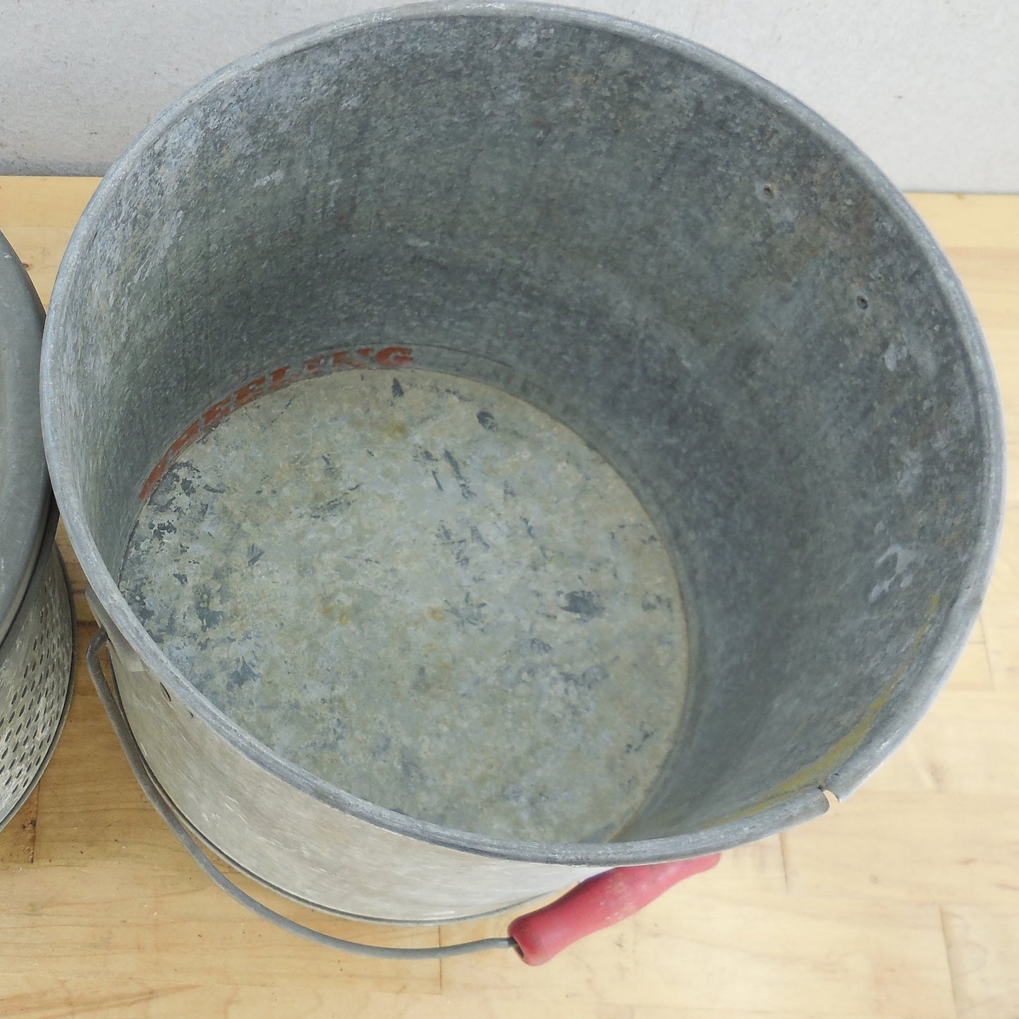 Frabill's Fullflote USA Galvanized Bait Minnow Bucket 2 Piece
