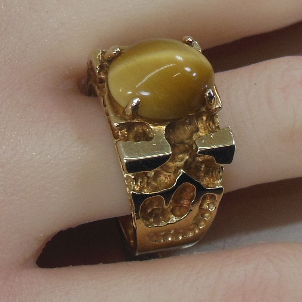 Estate Unisex Brutalist Ring 10K Yellow Gold Butterscotch Tiger Eye Cabochon