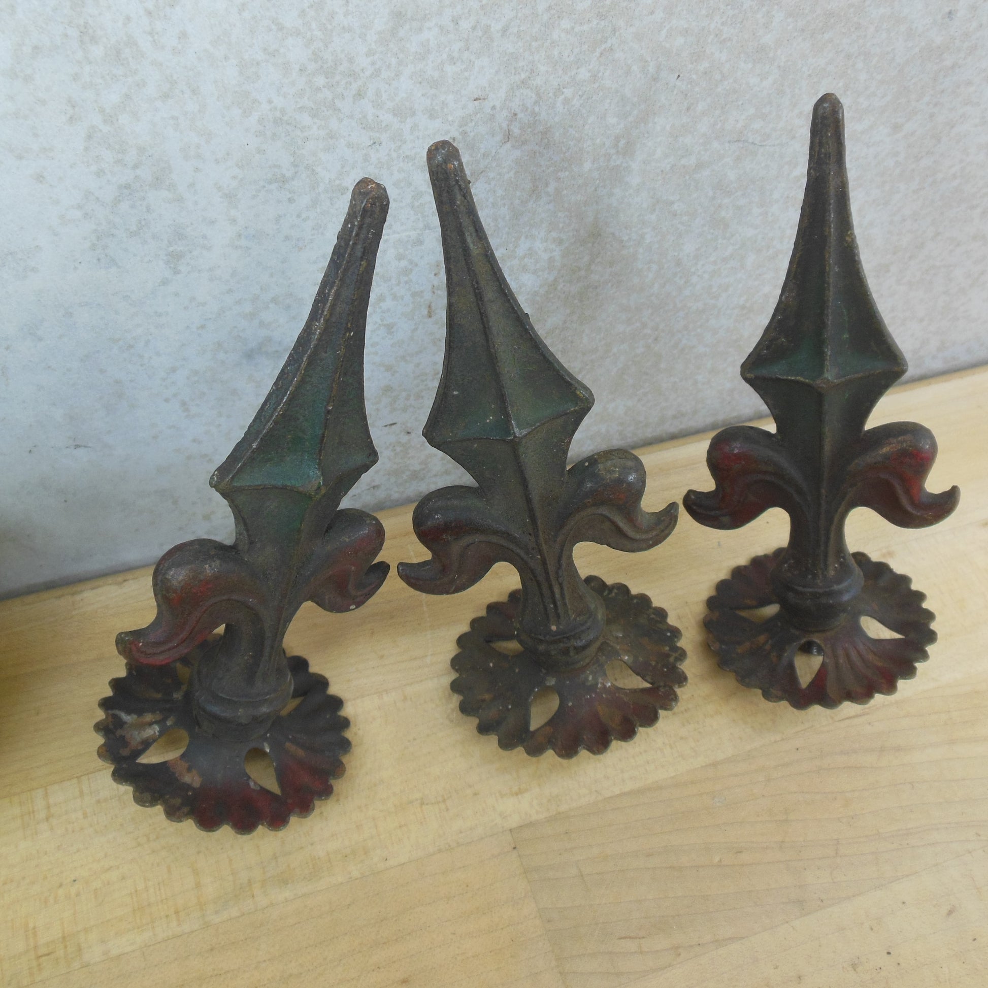 Antique Victorian Cast Iron Fleur de Lis Finials Red Green 5.5" Curtain Rod Spear Head