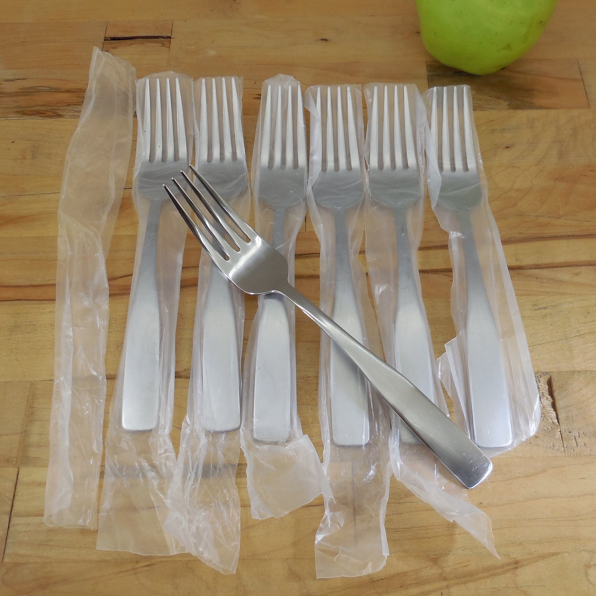 NIP Cambridge Madison Stainless Flatware - 7 Dinner Forks